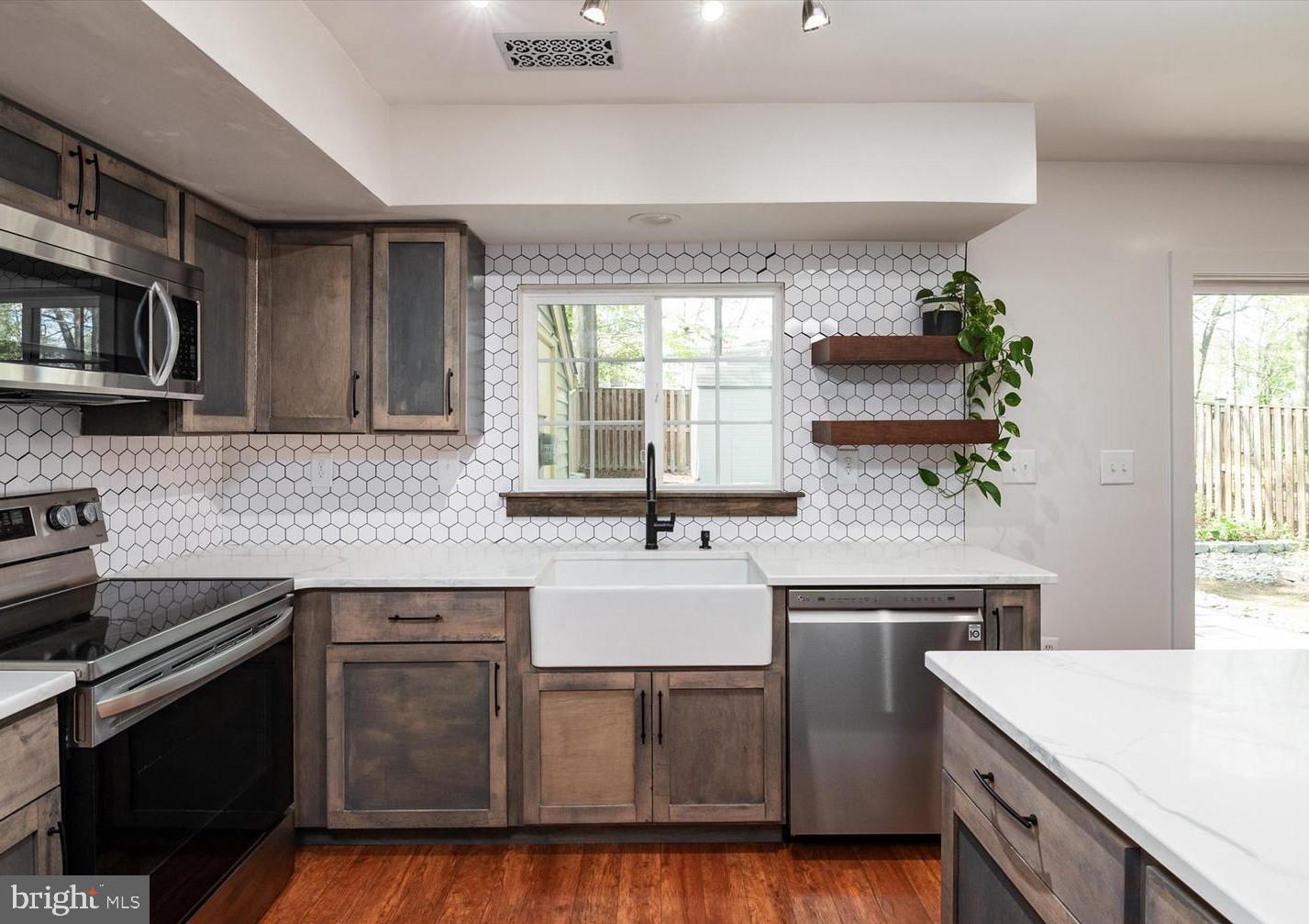 ST CHARLES SUB - WAKEFIELD - Residential Lease