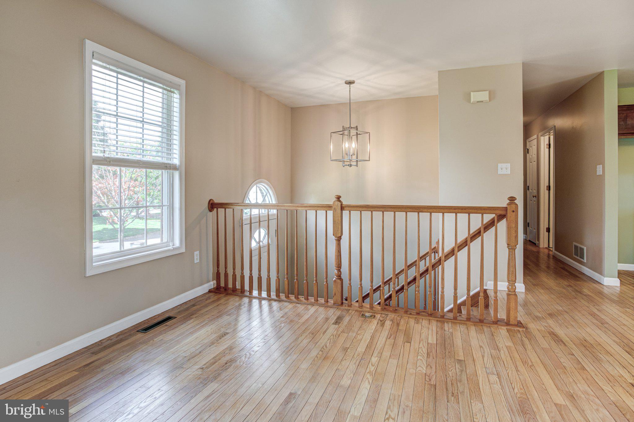 734 TANAGER DRIVE