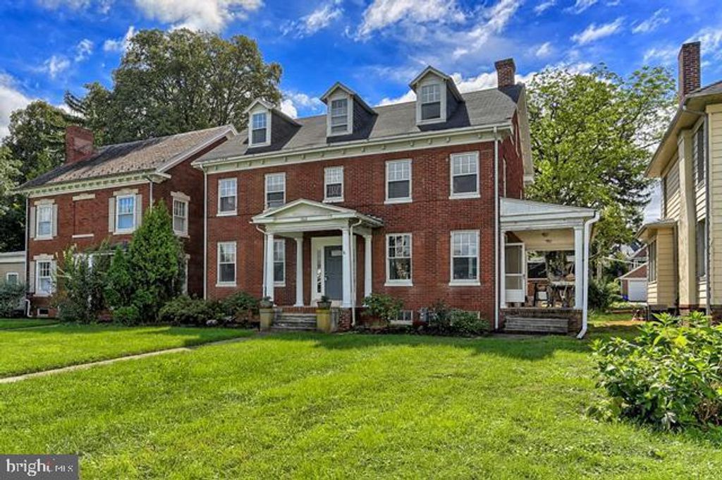 Photo of 1512 E Market Street, YORK, PA 17403 (MLS # PAYK2092674)