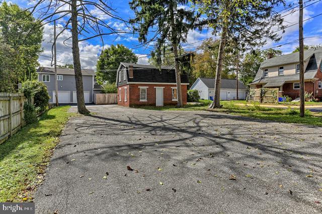 SPRING GARDEN - Residential Lease