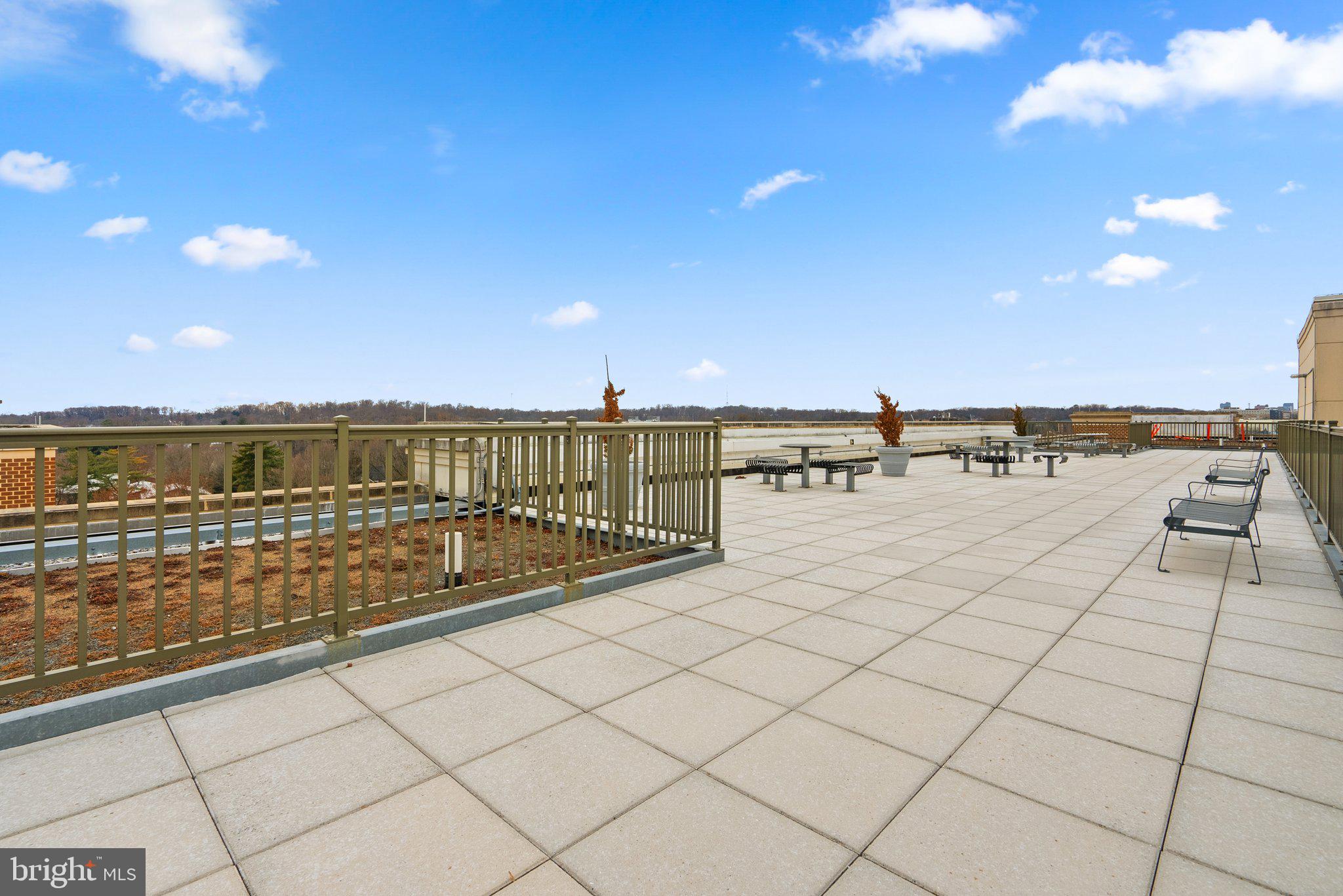 SPECTRUM CONDO - Residential