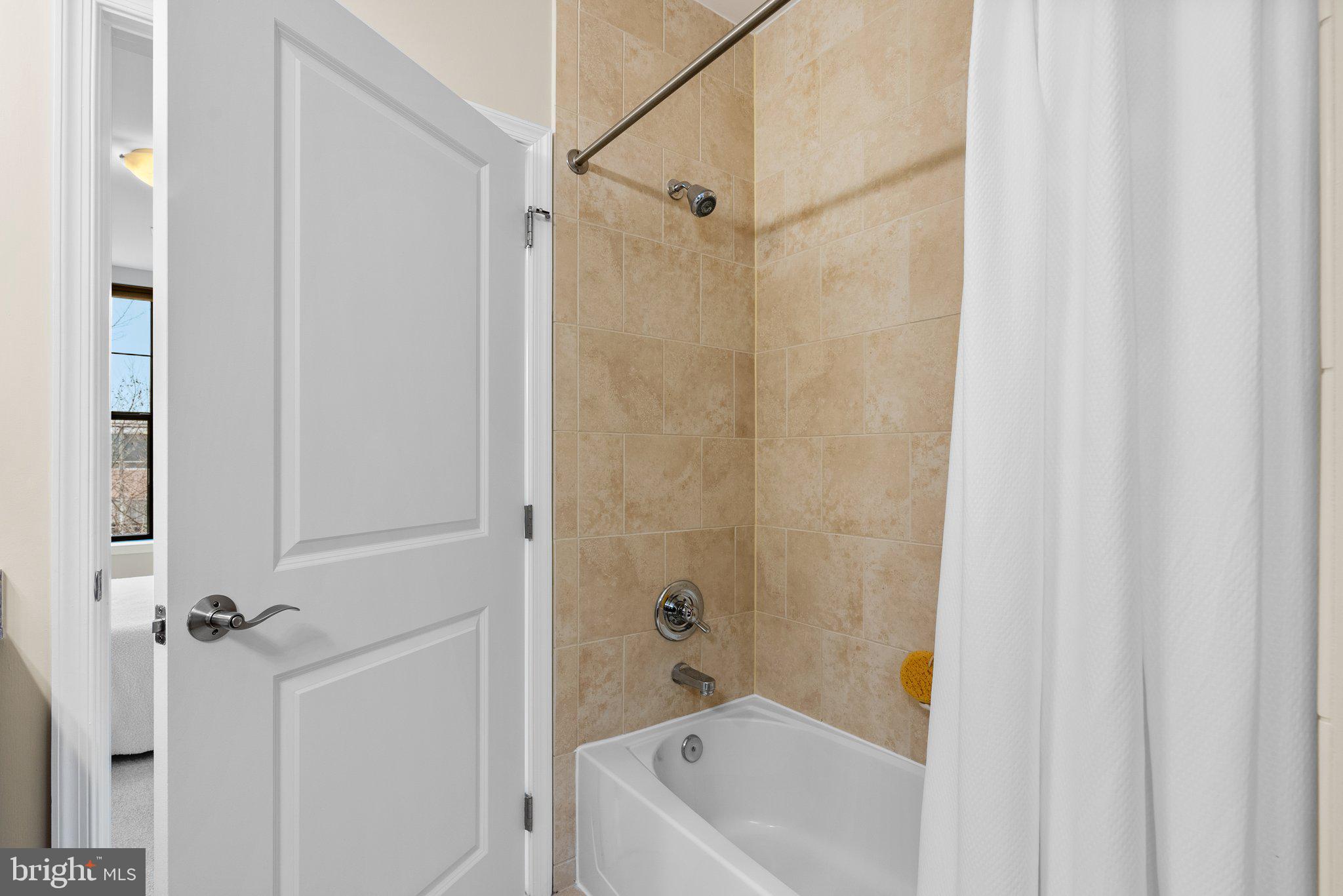 SPECTRUM CONDO - Residential