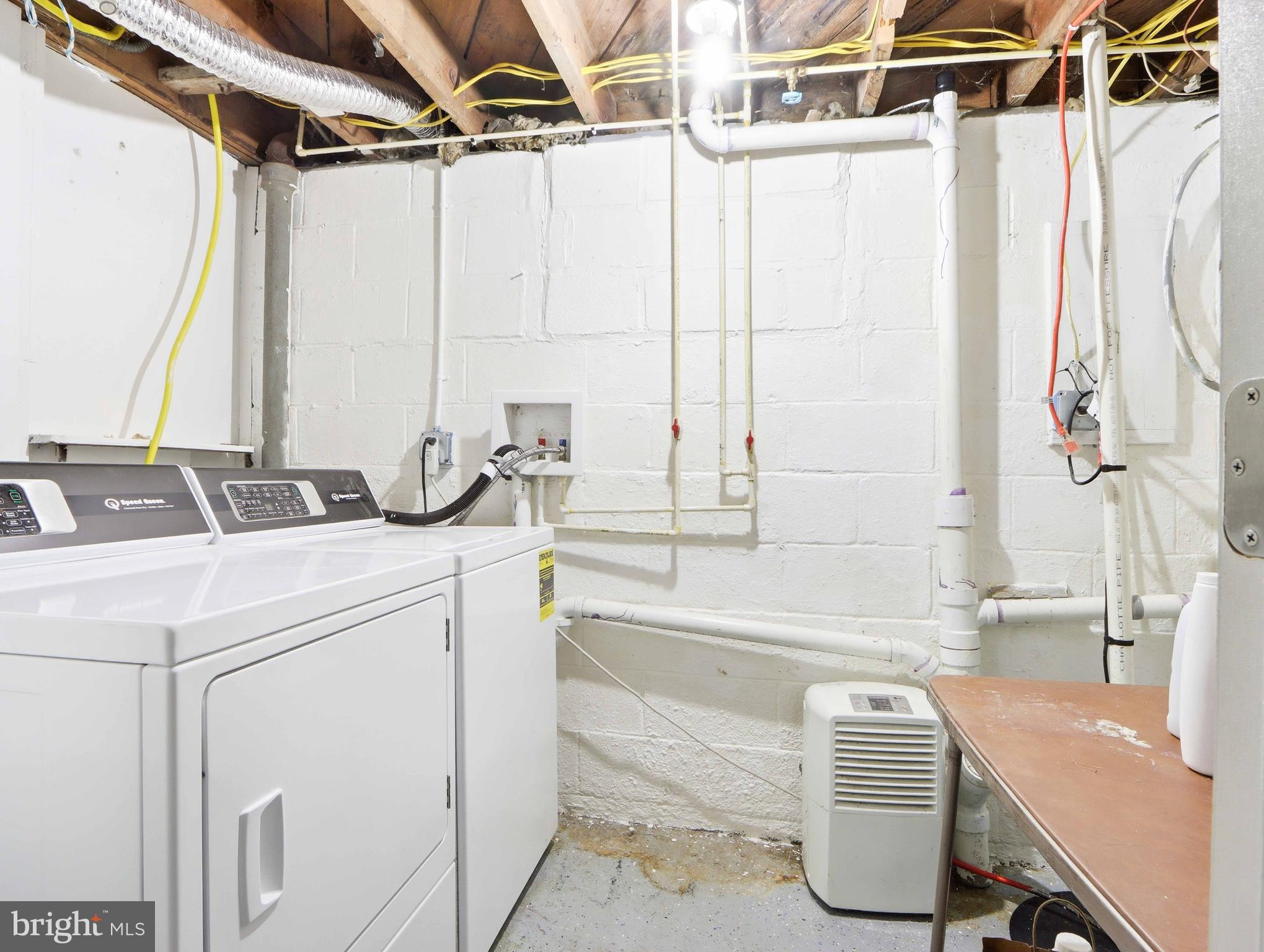 WINDSOR HILLS - Residential