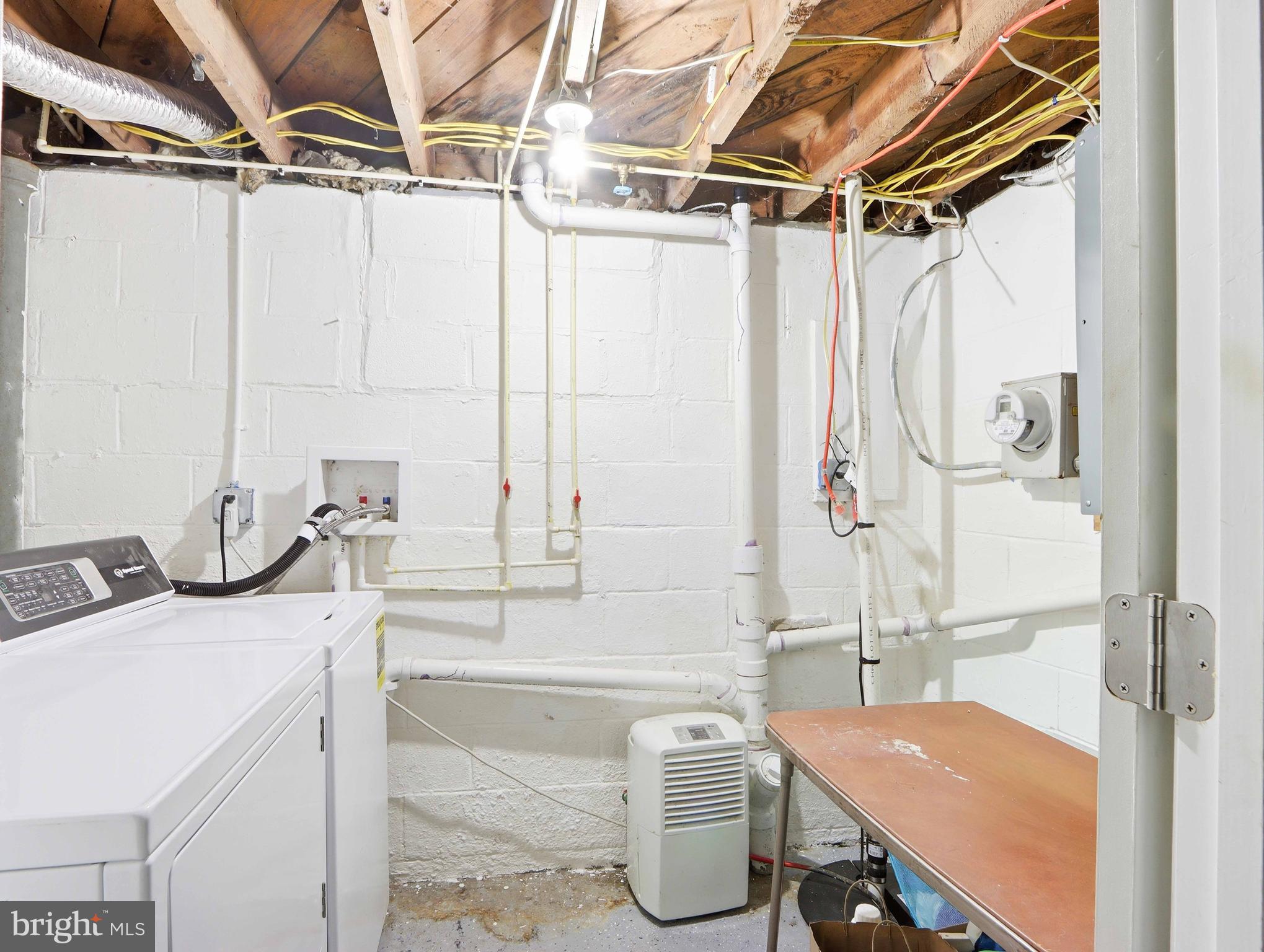 WINDSOR HILLS - Residential