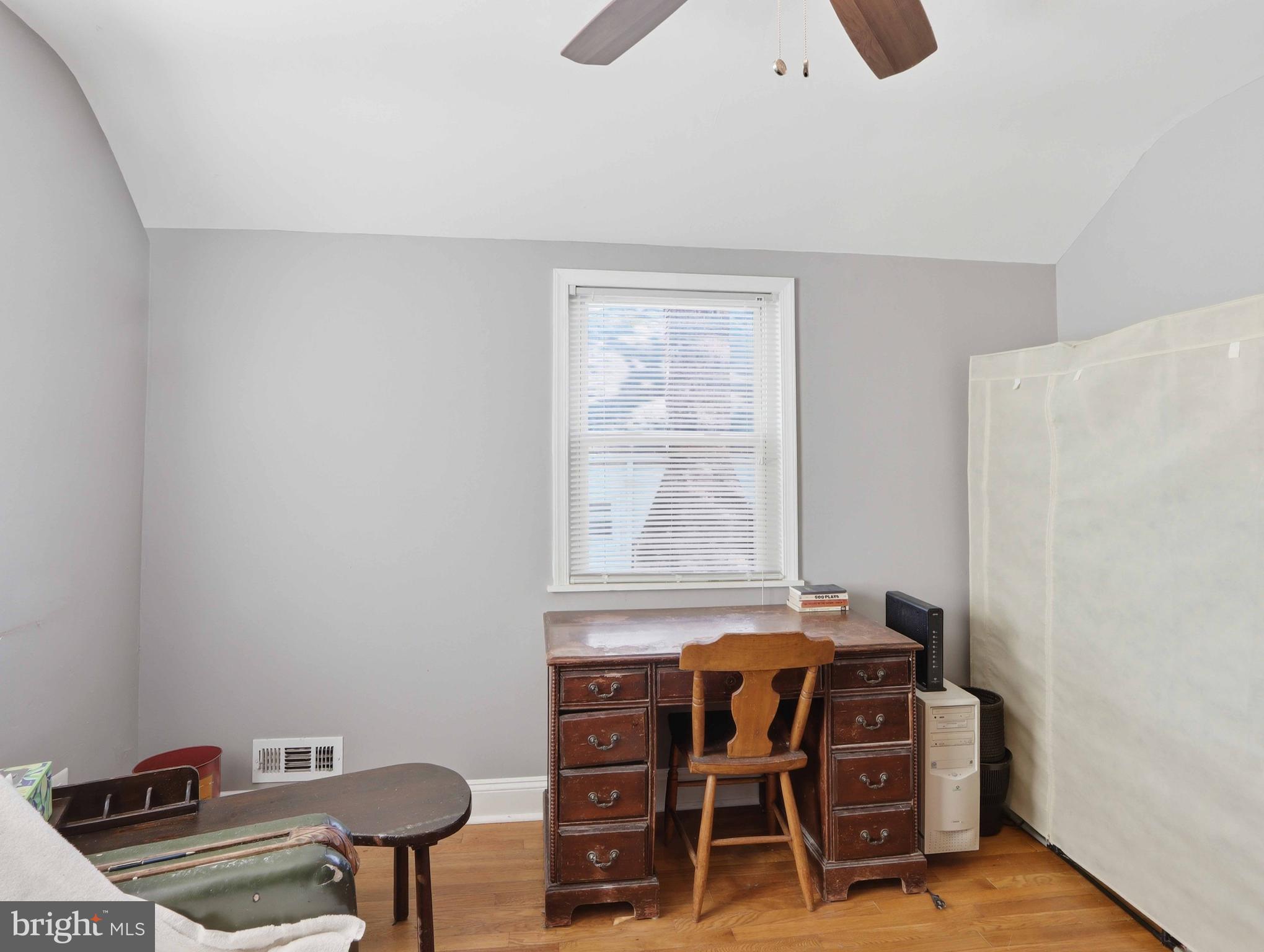 WINDSOR HILLS - Residential