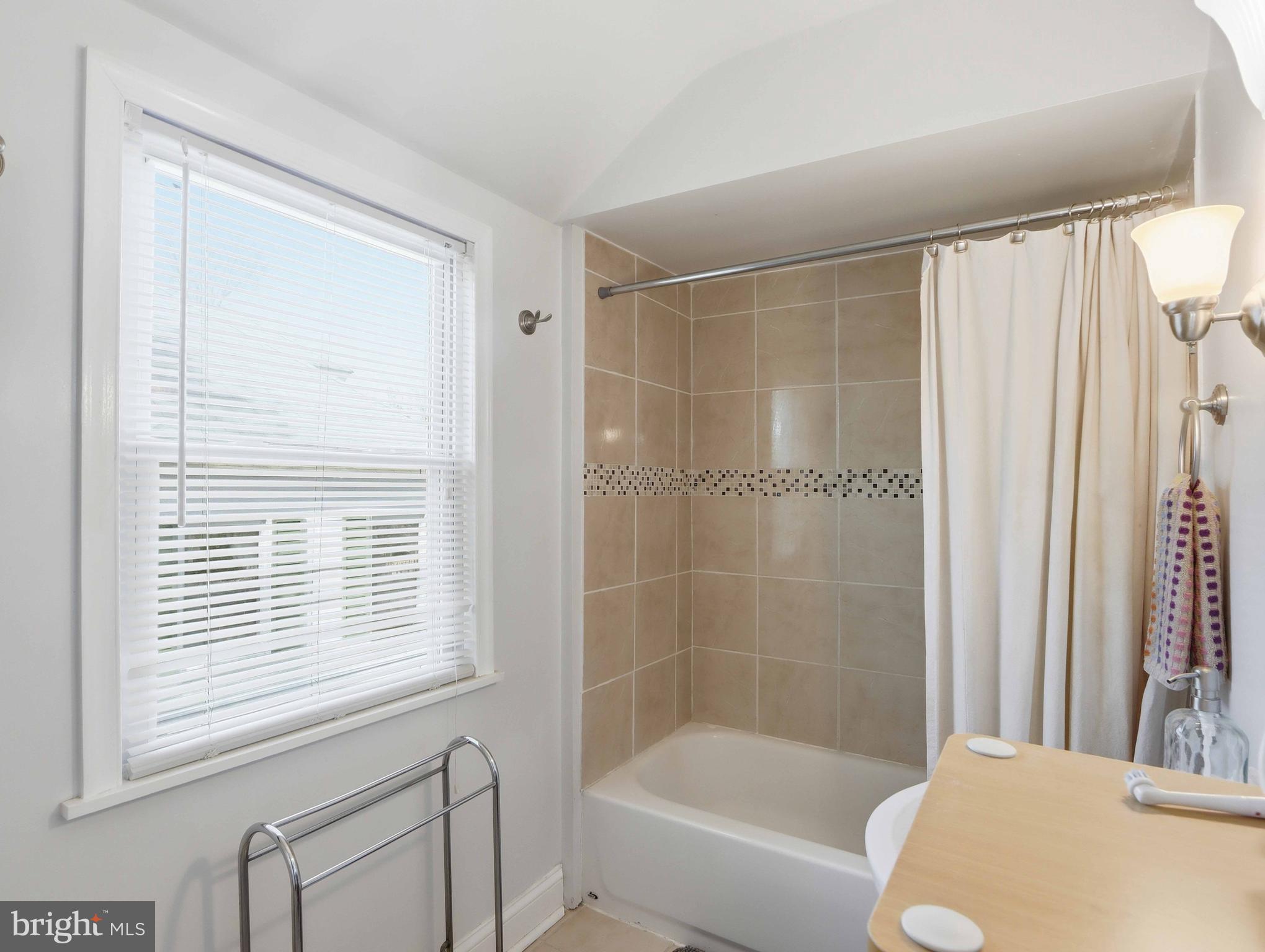 WINDSOR HILLS - Residential