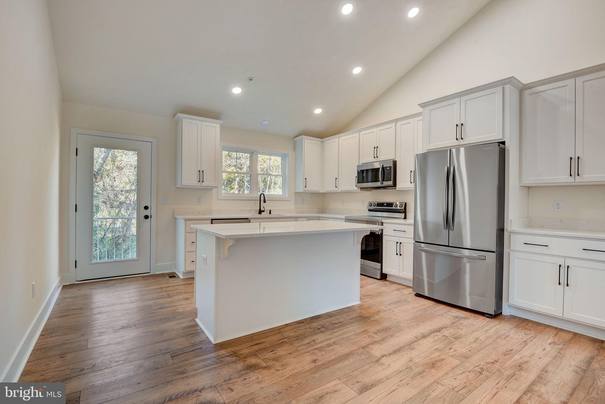 JACOBSVILLE - Residential