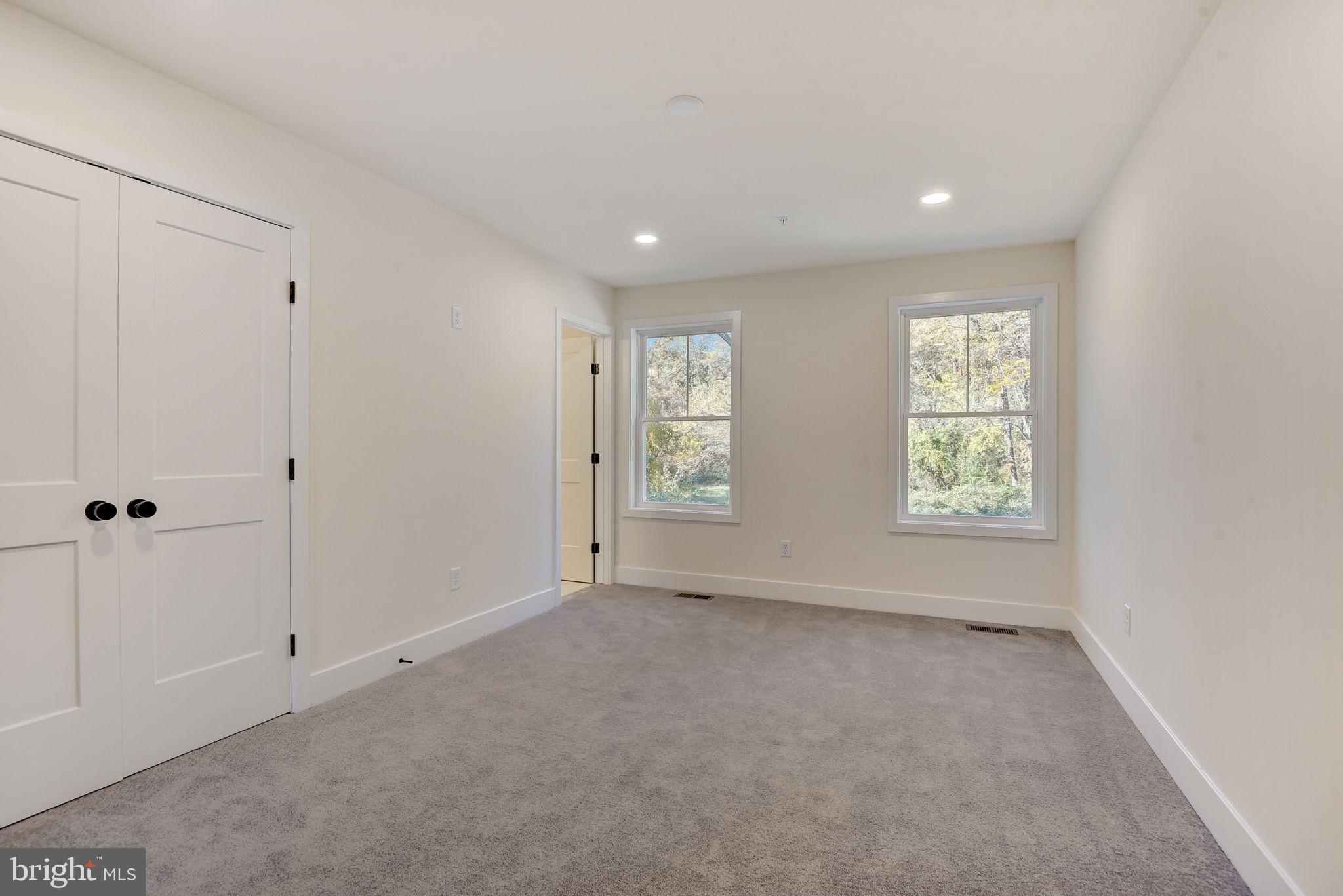 JACOBSVILLE - Residential