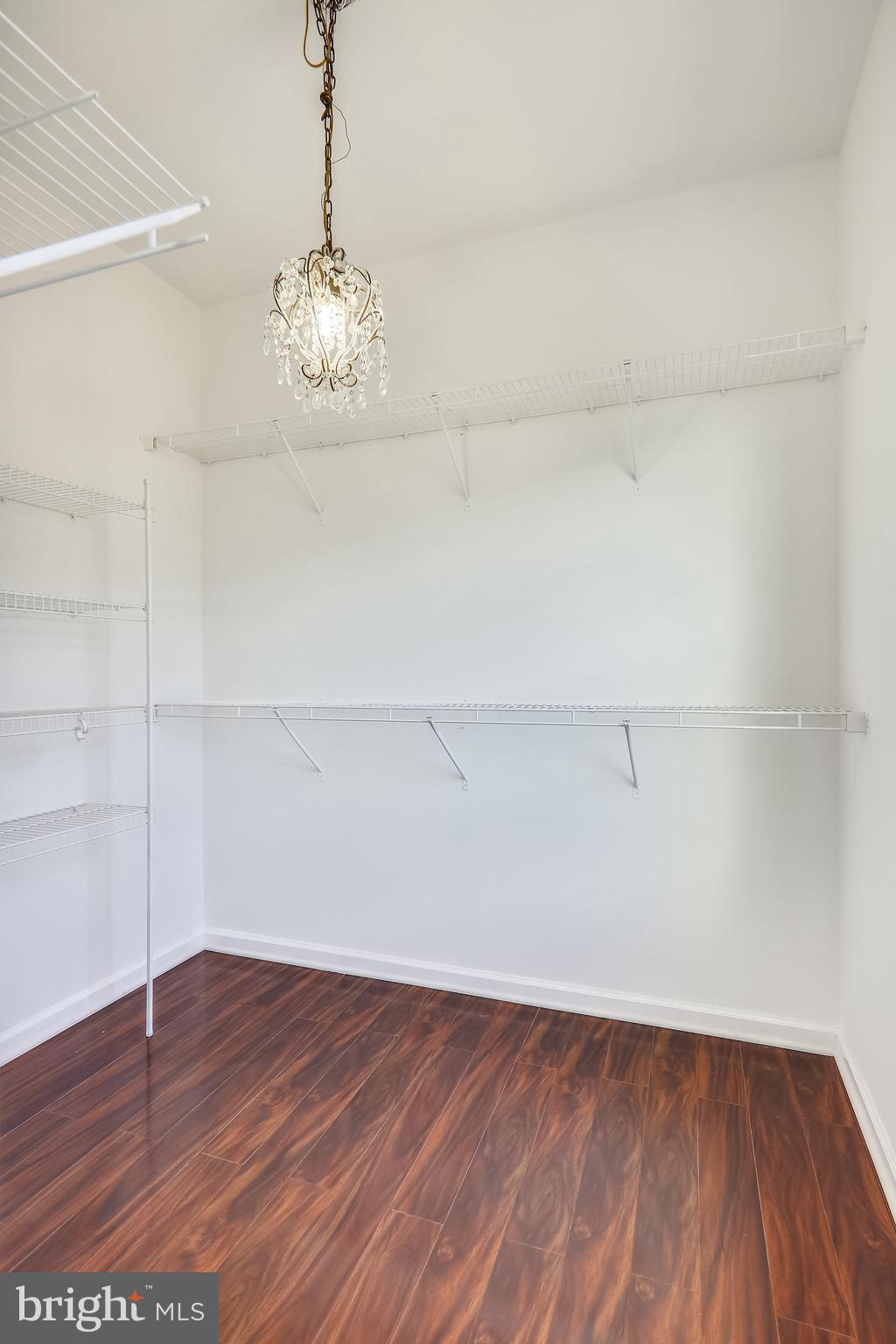 VIRGINIA LANDING - Residential