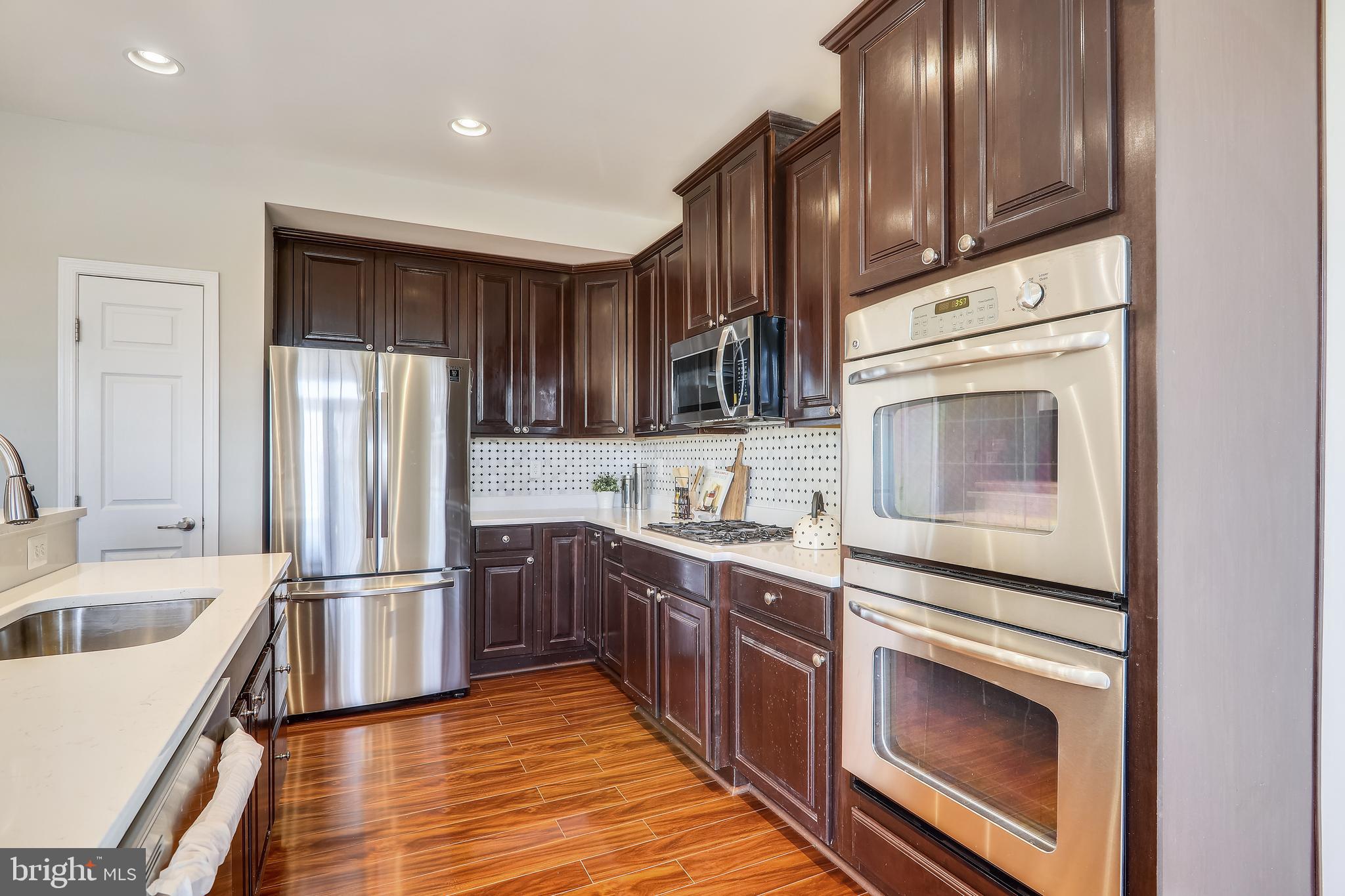 VIRGINIA LANDING - Residential