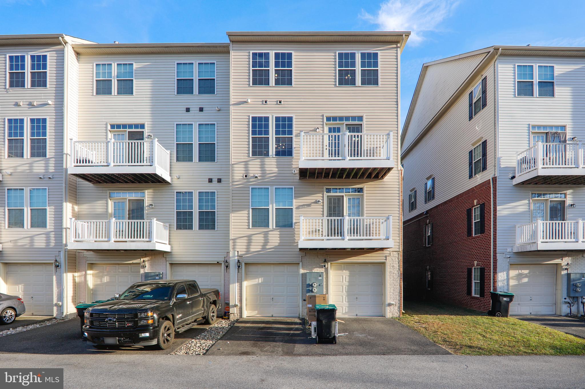 VIRGINIA LANDING - Residential