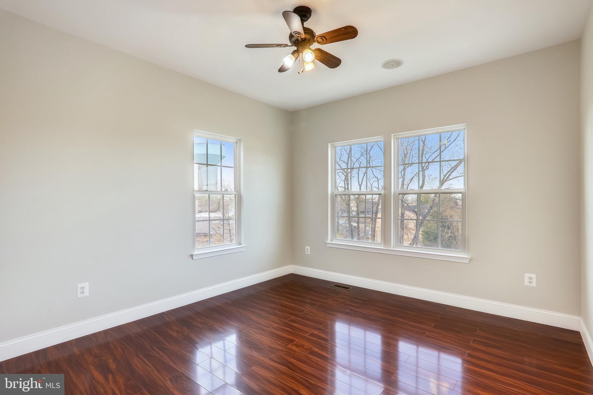 VIRGINIA LANDING - Residential