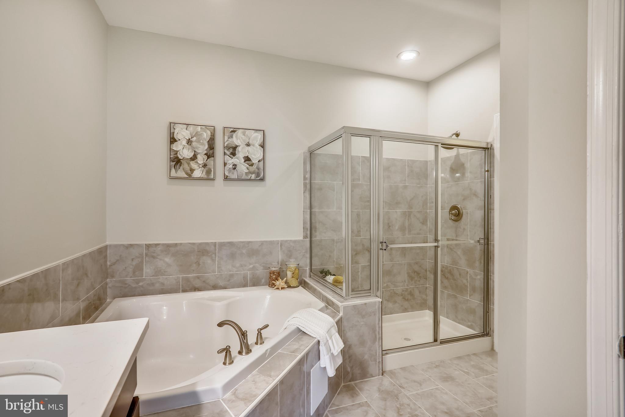 VIRGINIA LANDING - Residential