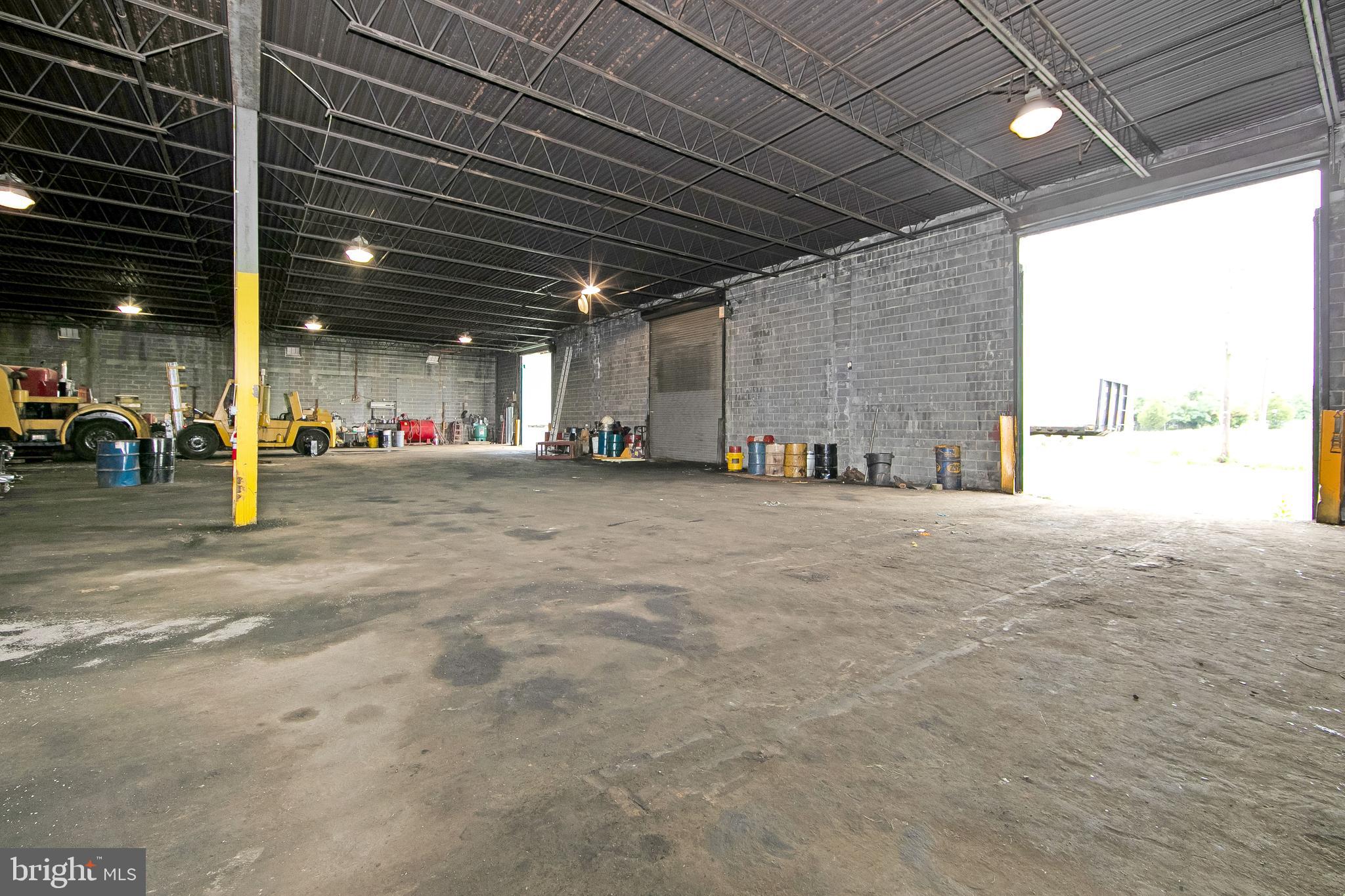 1057 EMPIRE AVENUE -1059