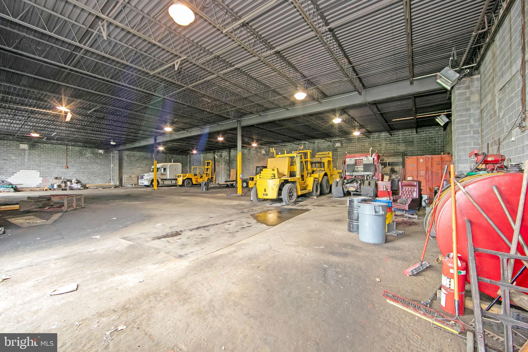 1057 EMPIRE AVENUE -1059