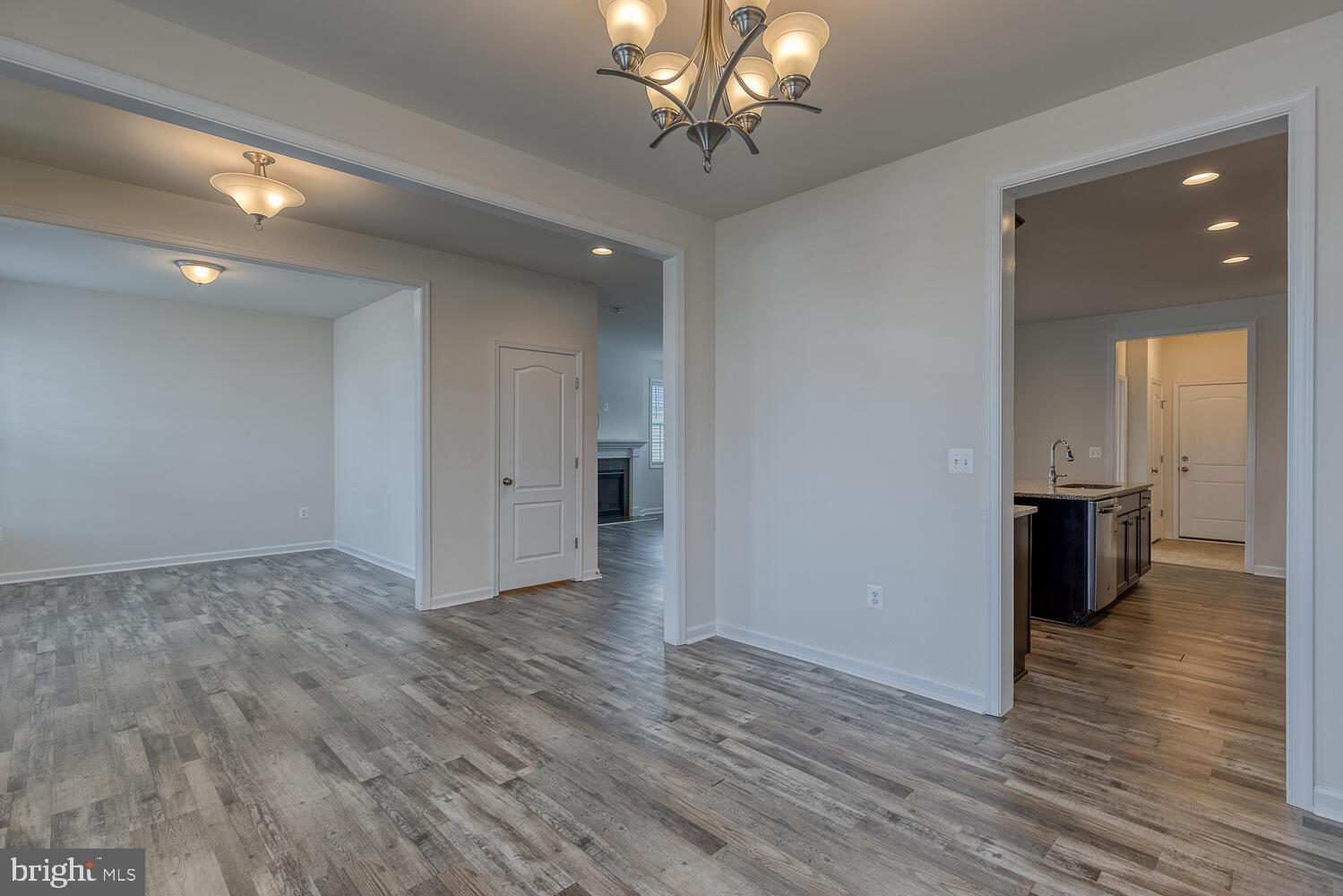 EMBREY MILL - Residential Lease