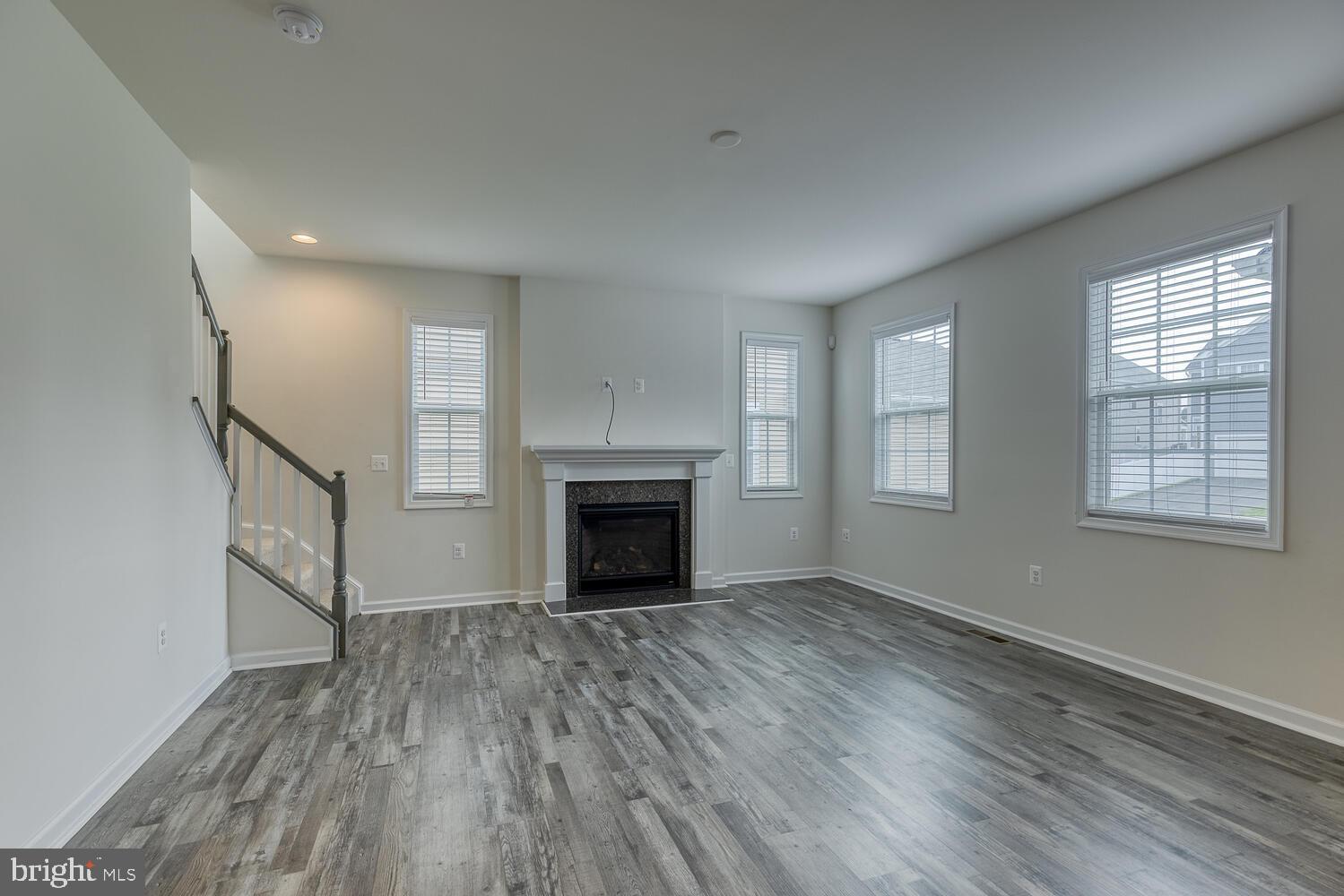 EMBREY MILL - Residential Lease