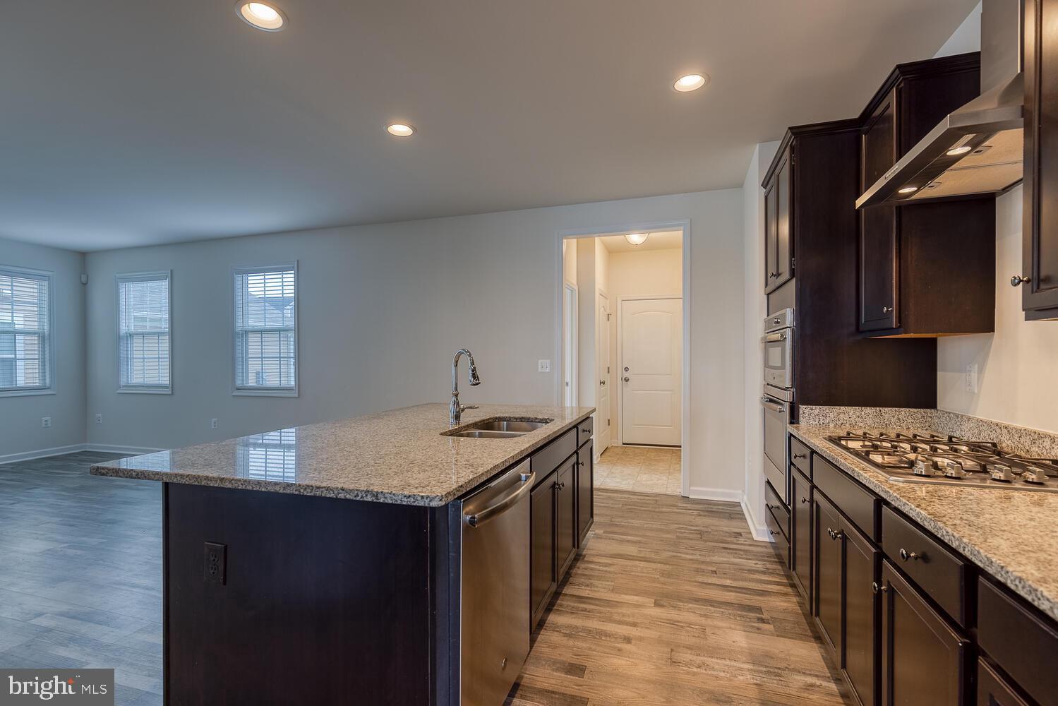 EMBREY MILL - Residential Lease