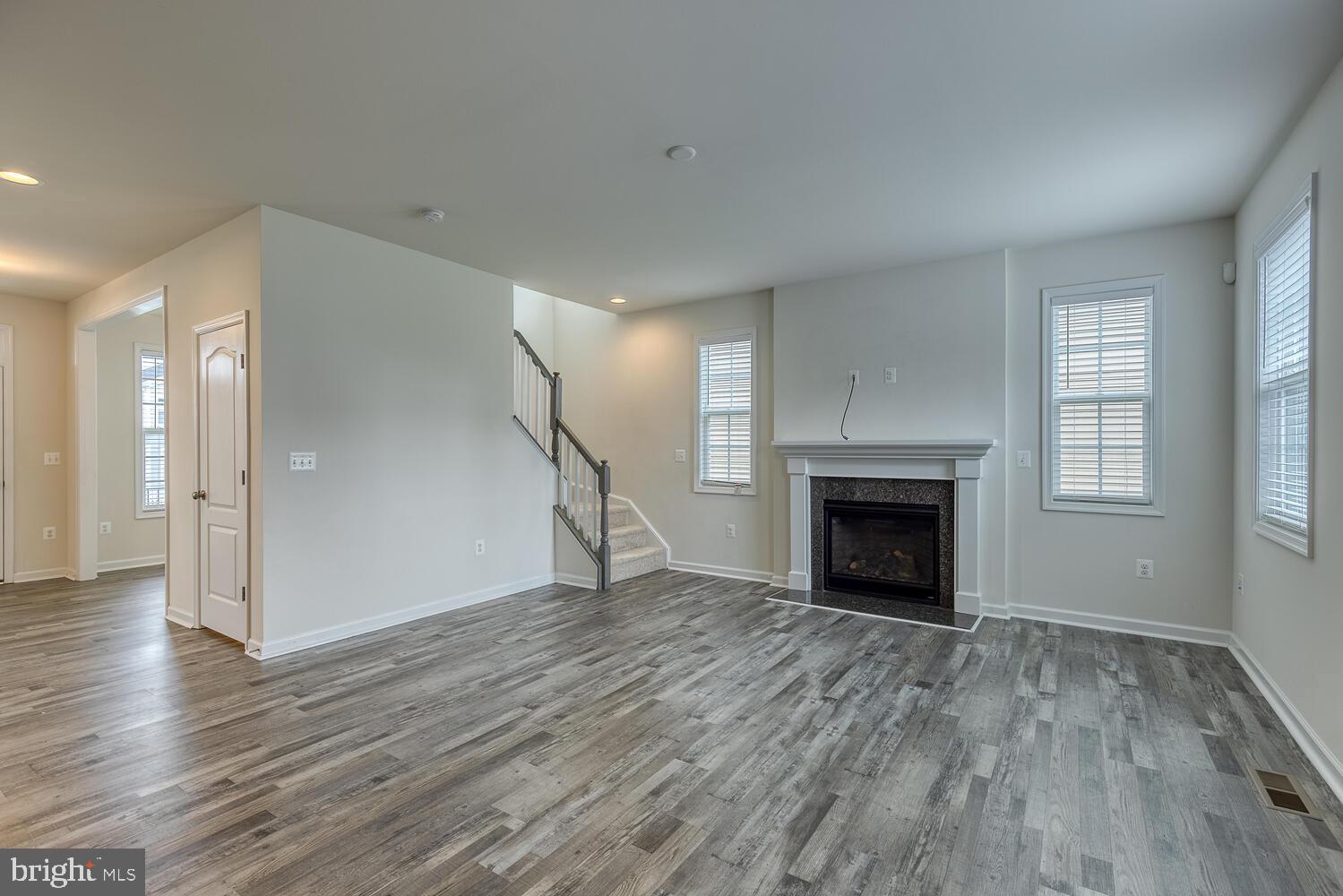 EMBREY MILL - Residential Lease