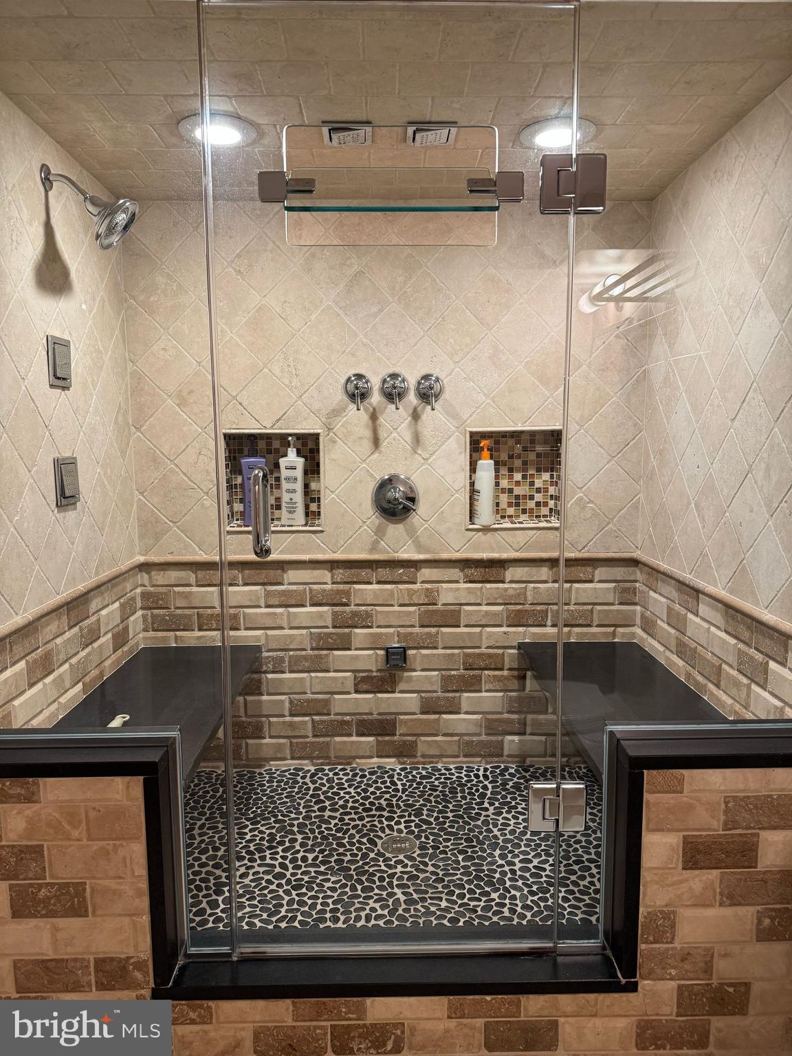 LYON VILLAGE - Residential Lease