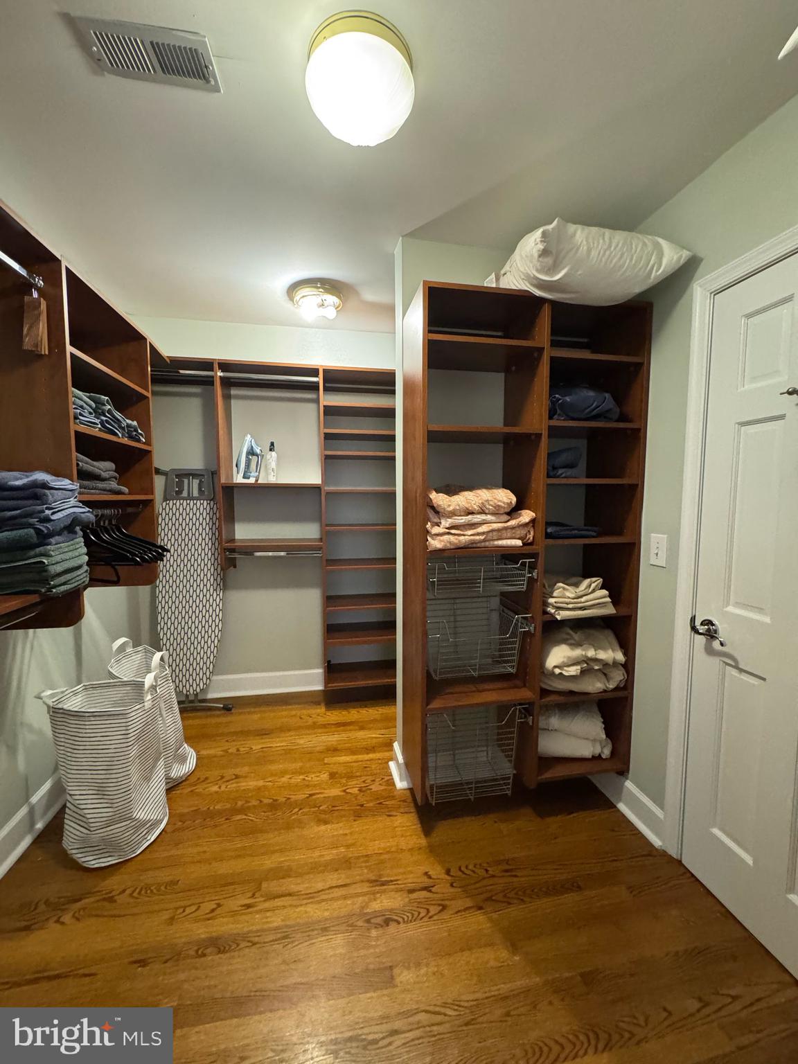 LYON VILLAGE - Residential Lease