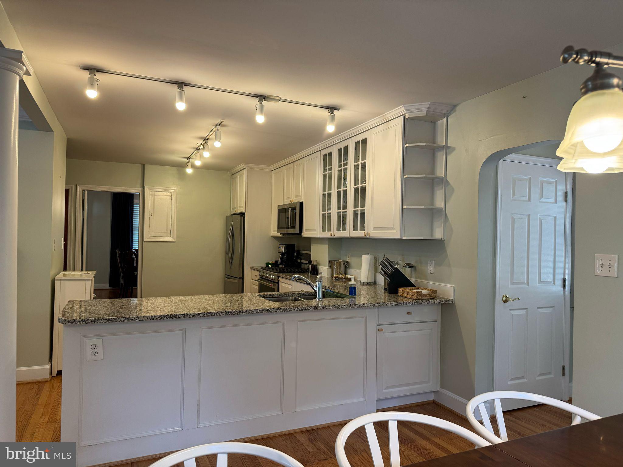 LYON VILLAGE - Residential Lease