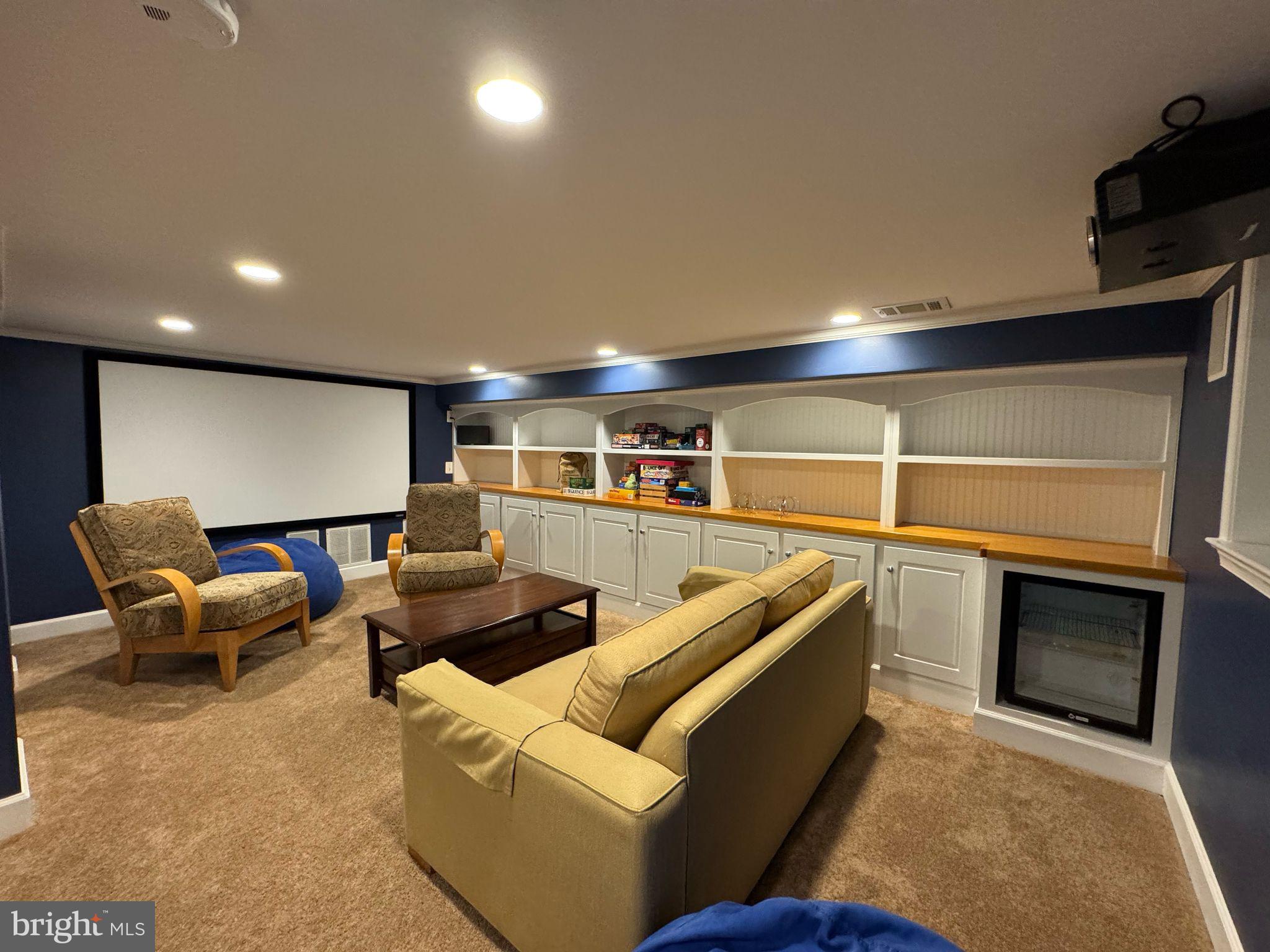 LYON VILLAGE - Residential Lease