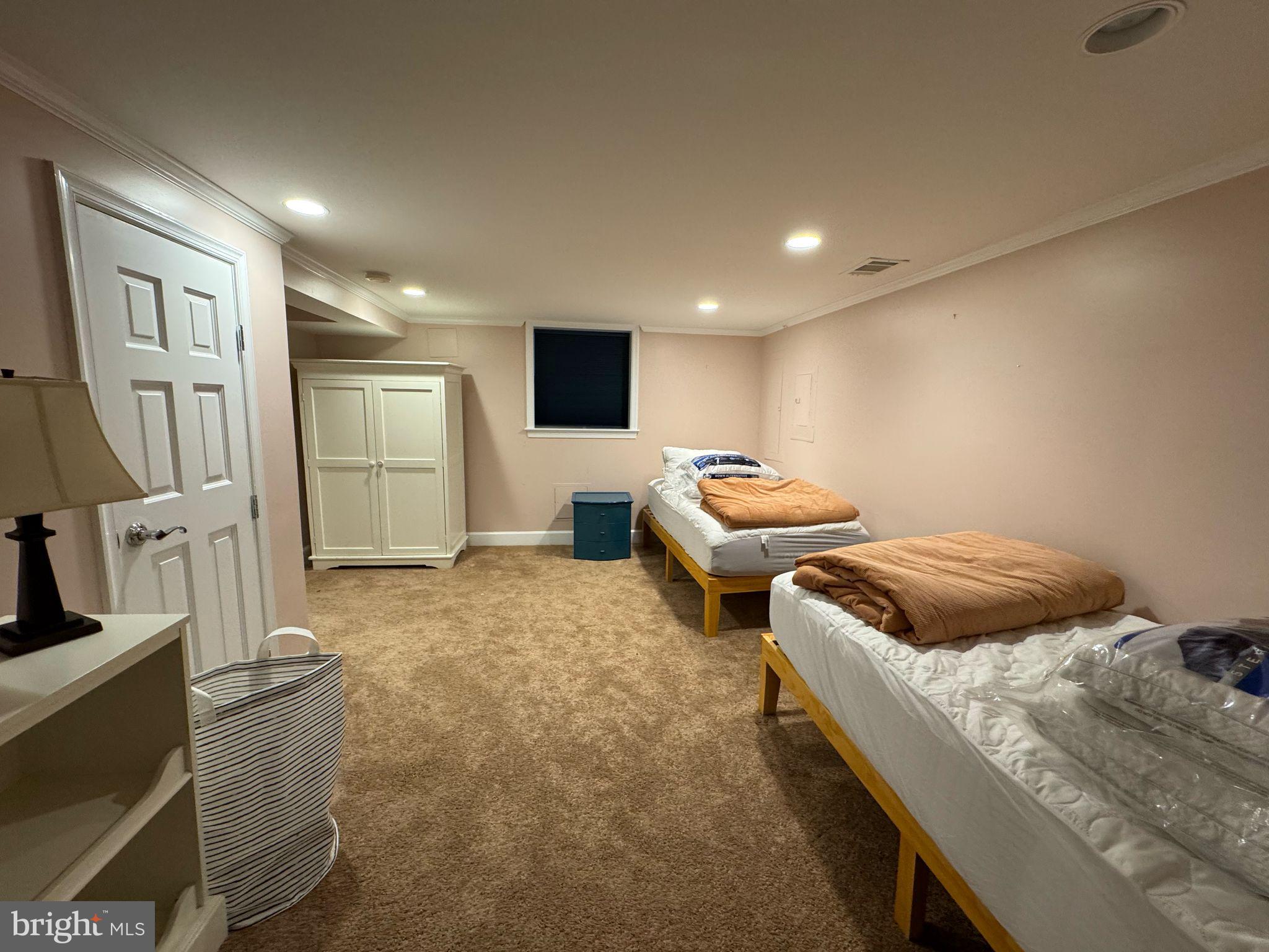 LYON VILLAGE - Residential Lease