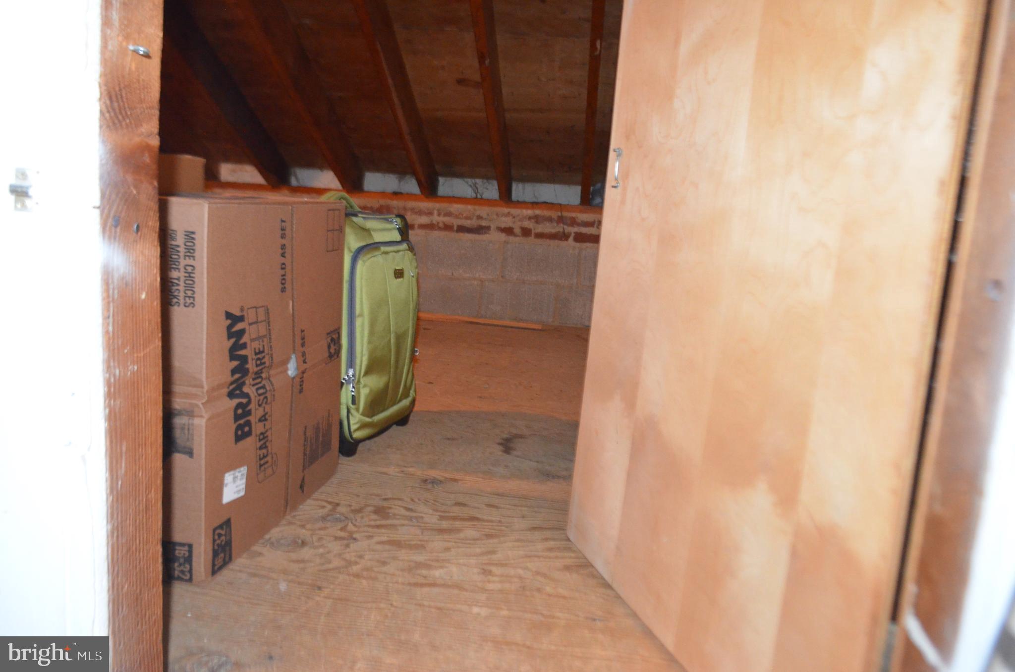 WHEATON WOODS - Residential