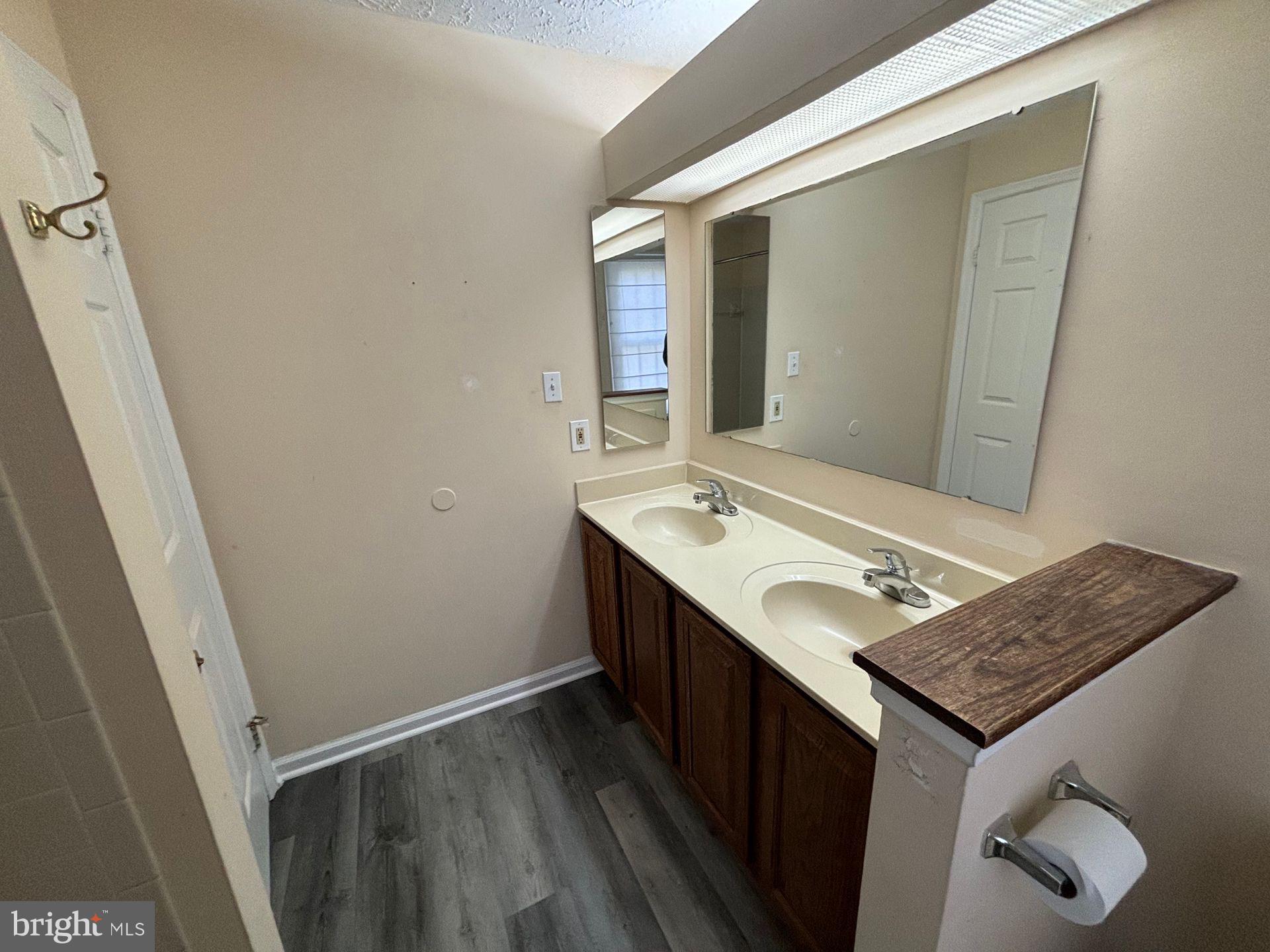 WATERS EDGE AT NORTH LAKE - Residential Lease