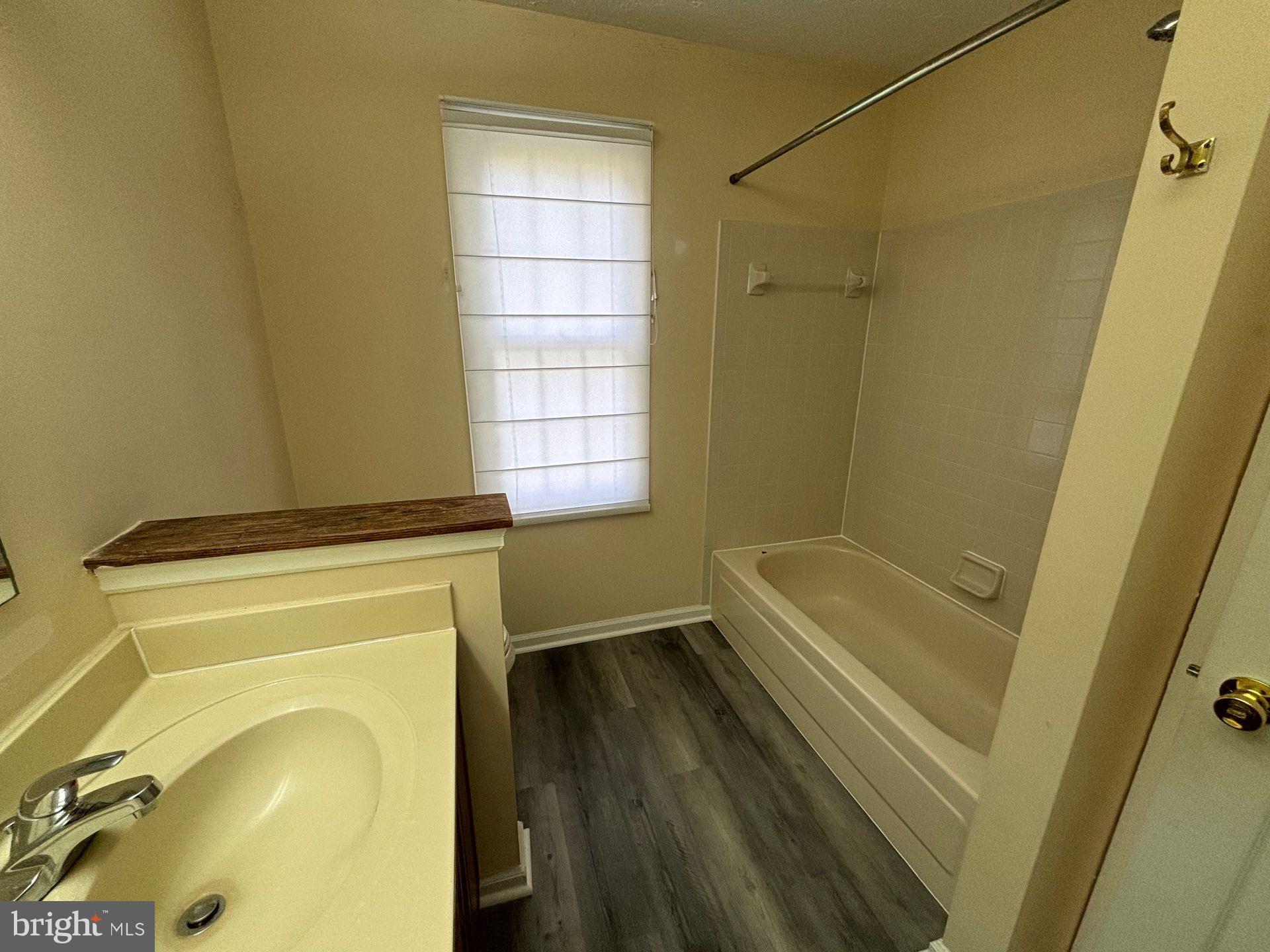 WATERS EDGE AT NORTH LAKE - Residential Lease