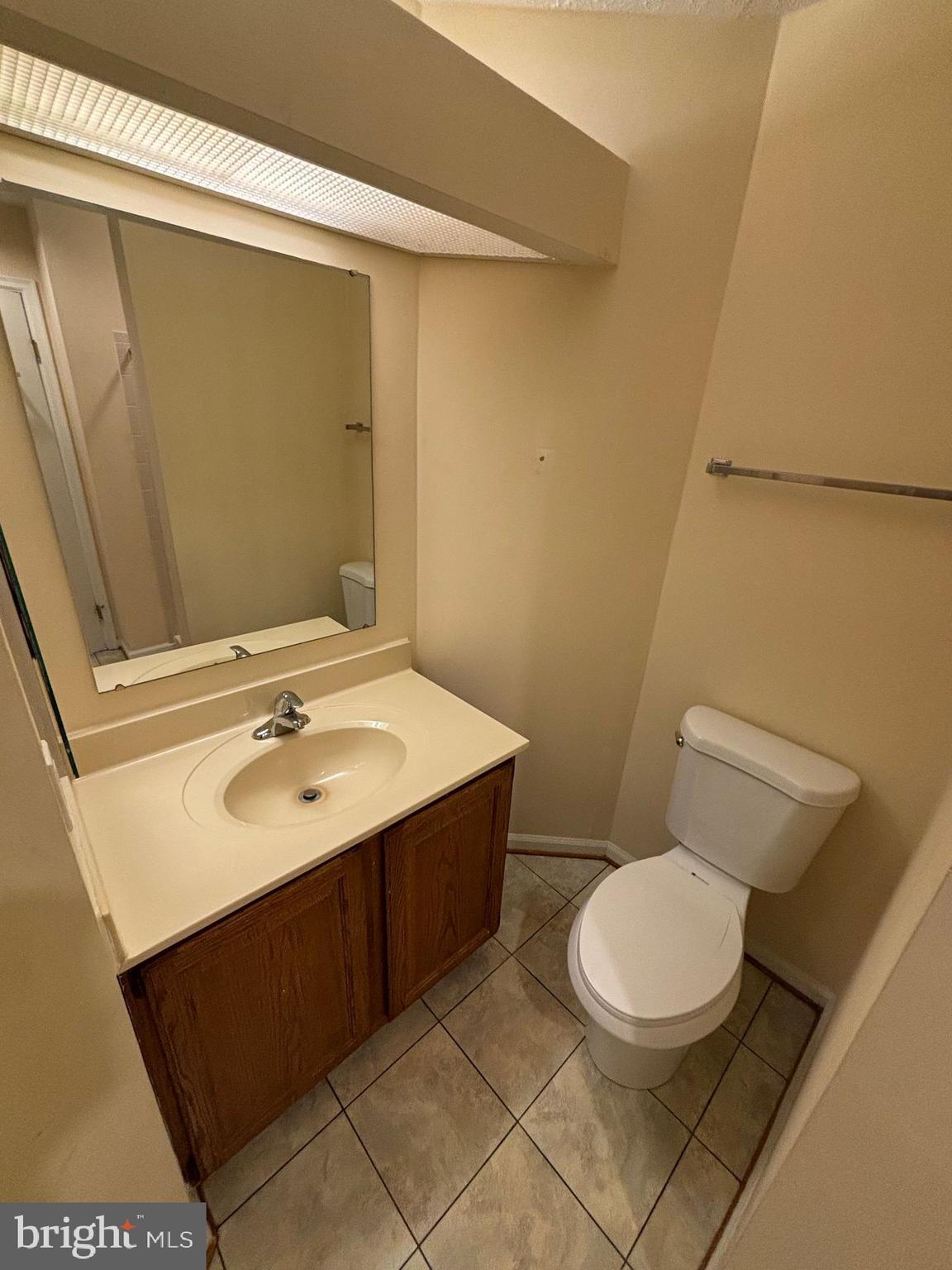 WATERS EDGE AT NORTH LAKE - Residential Lease