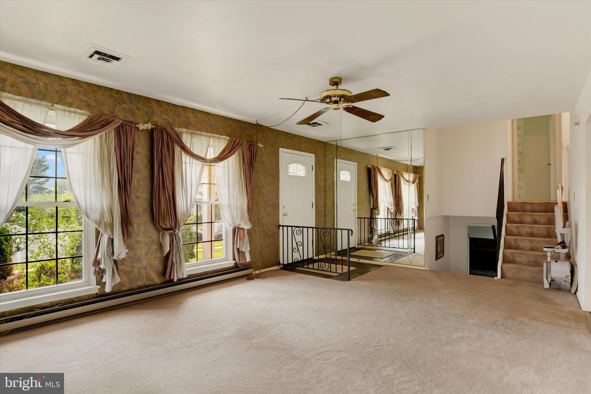 1504 WANDERING WAY