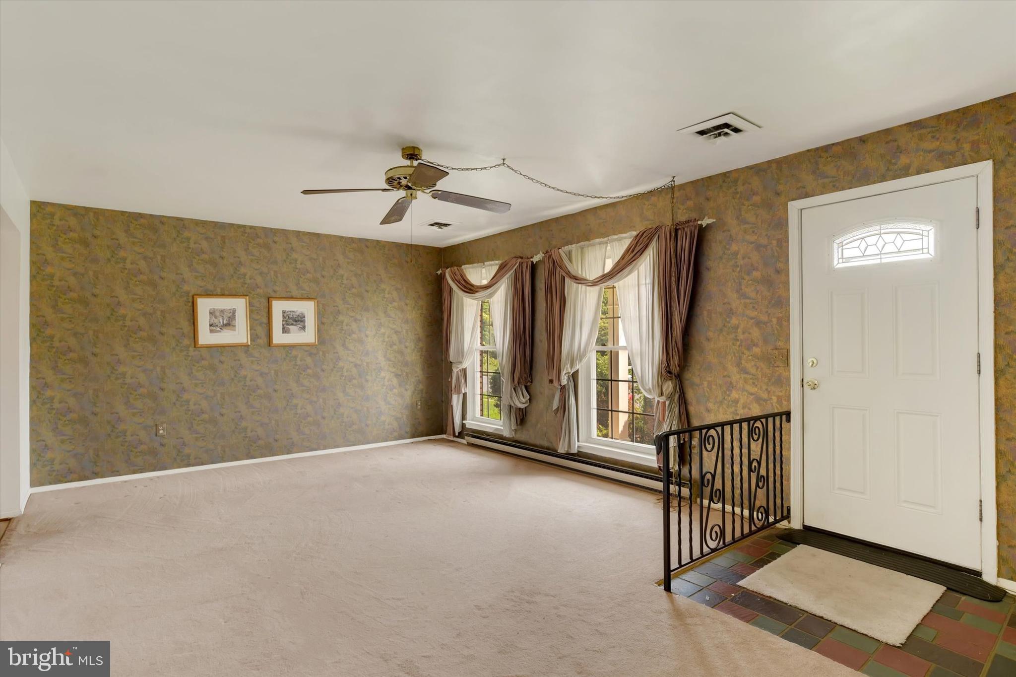 1504 WANDERING WAY