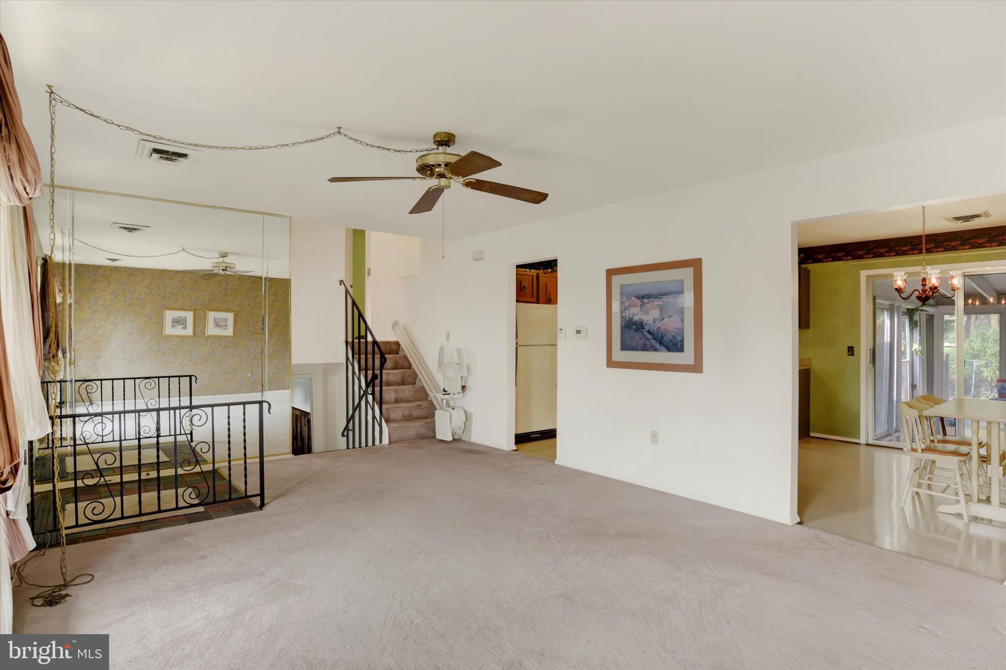 1504 WANDERING WAY