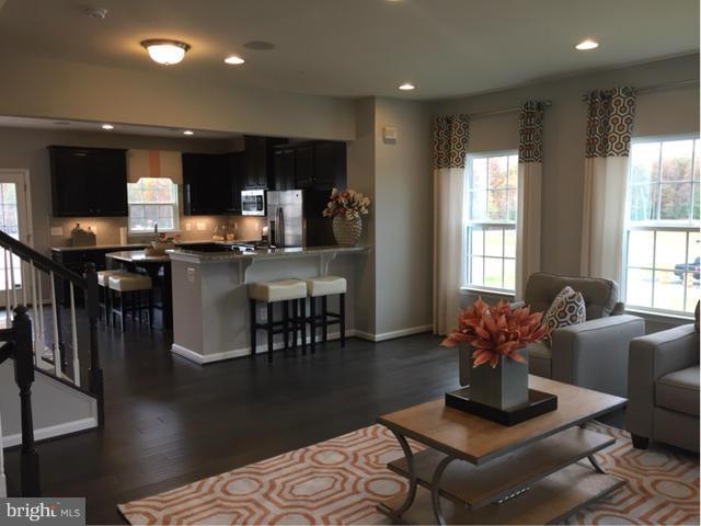 WESTCHESTER SQUARE - Residential