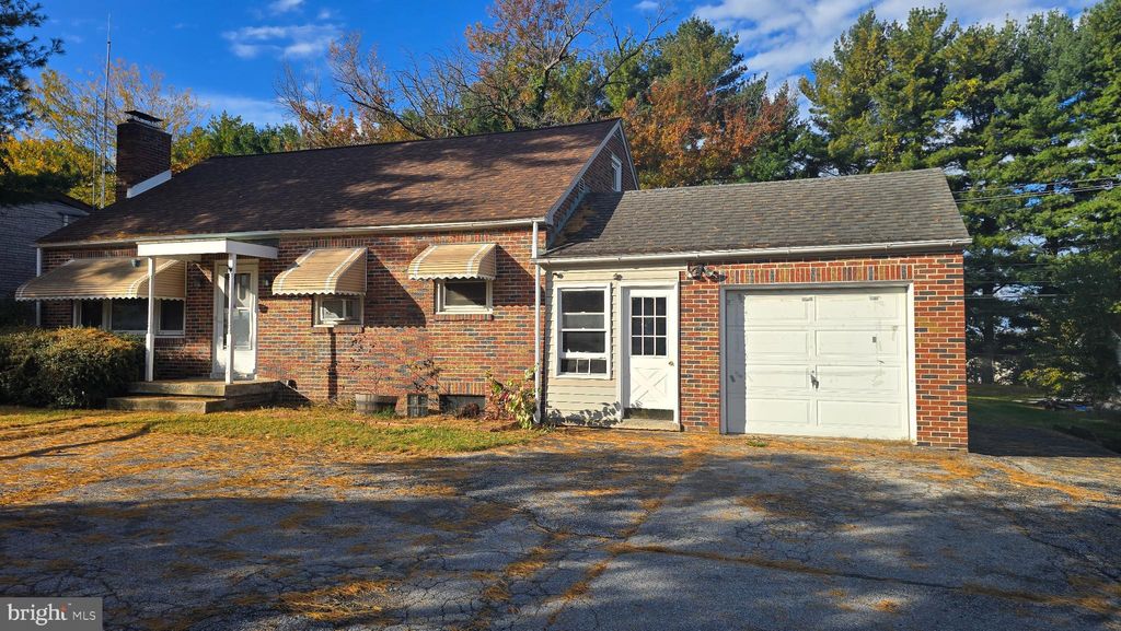 Photo of 2196 S Queen Street, DALLASTOWN, PA 17313 (MLS # PAYK2092440)