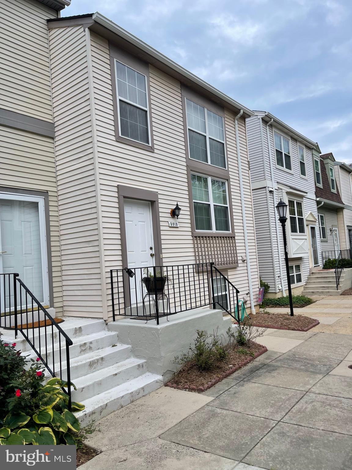 OAKWOOD COMMONS AT BURKE - Residential Lease