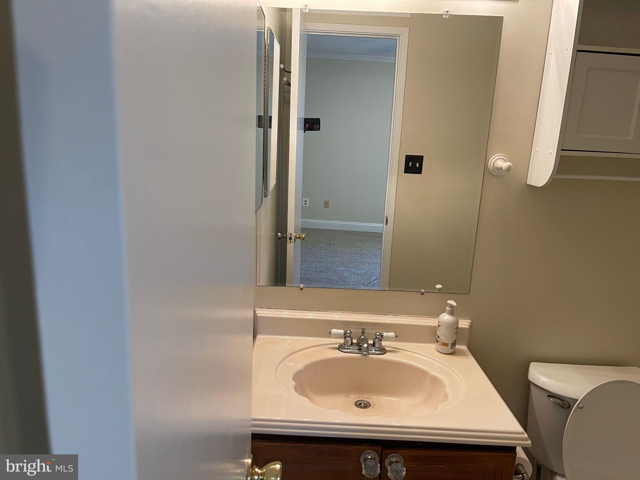 OAKWOOD COMMONS AT BURKE - Residential Lease