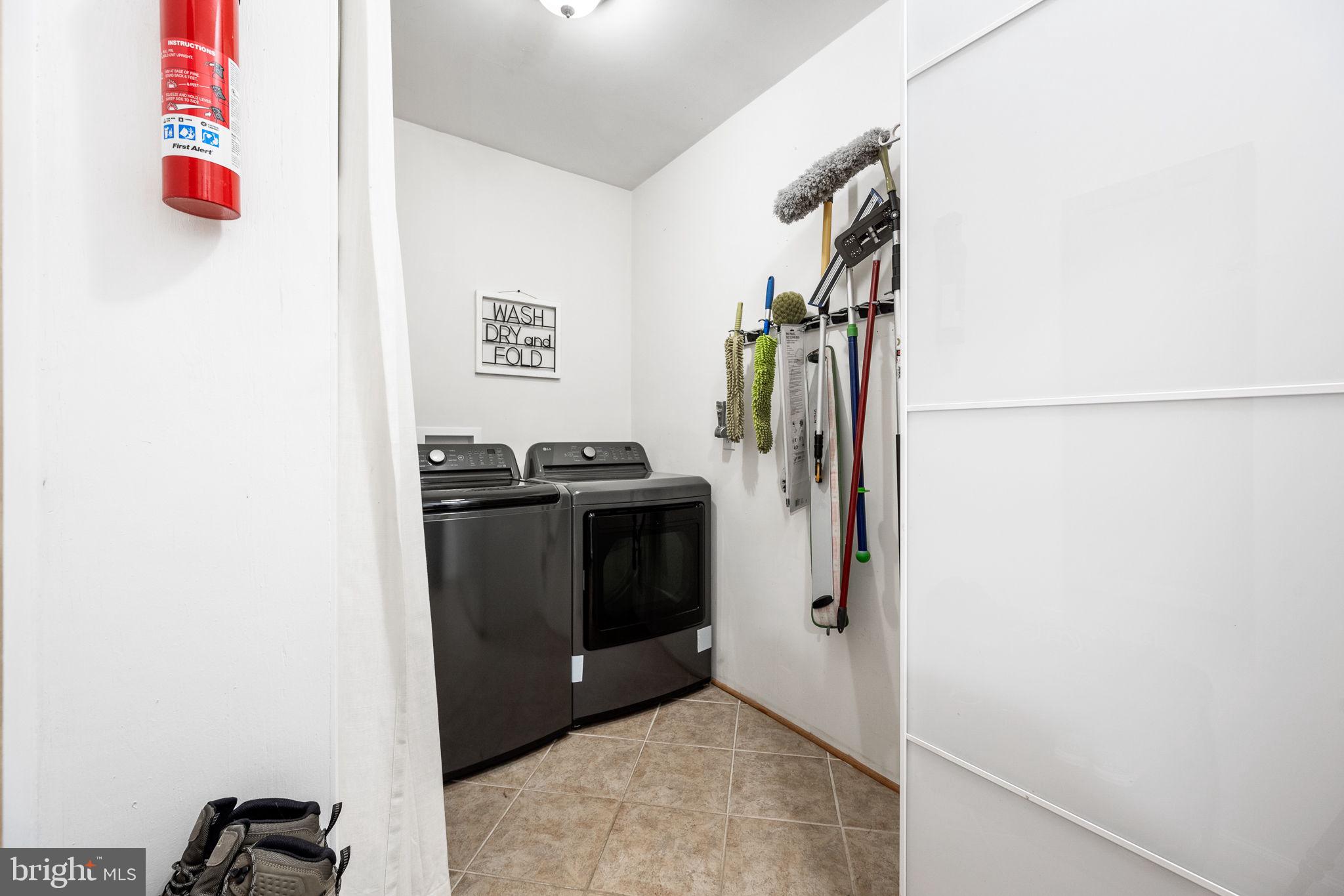 NANSFIELD HUNT - Residential