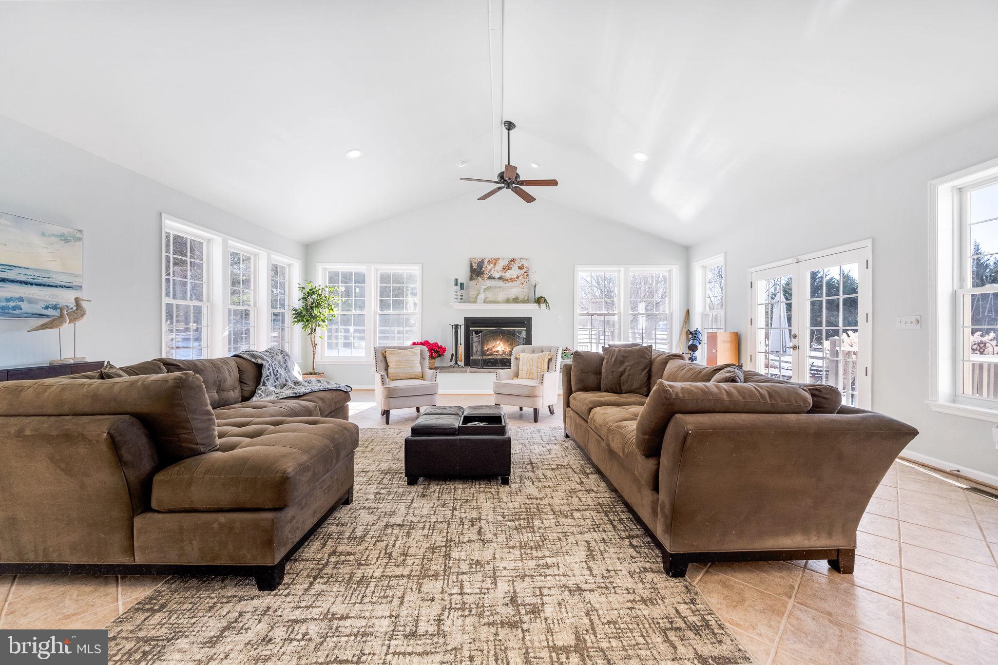 NANSFIELD HUNT - Residential