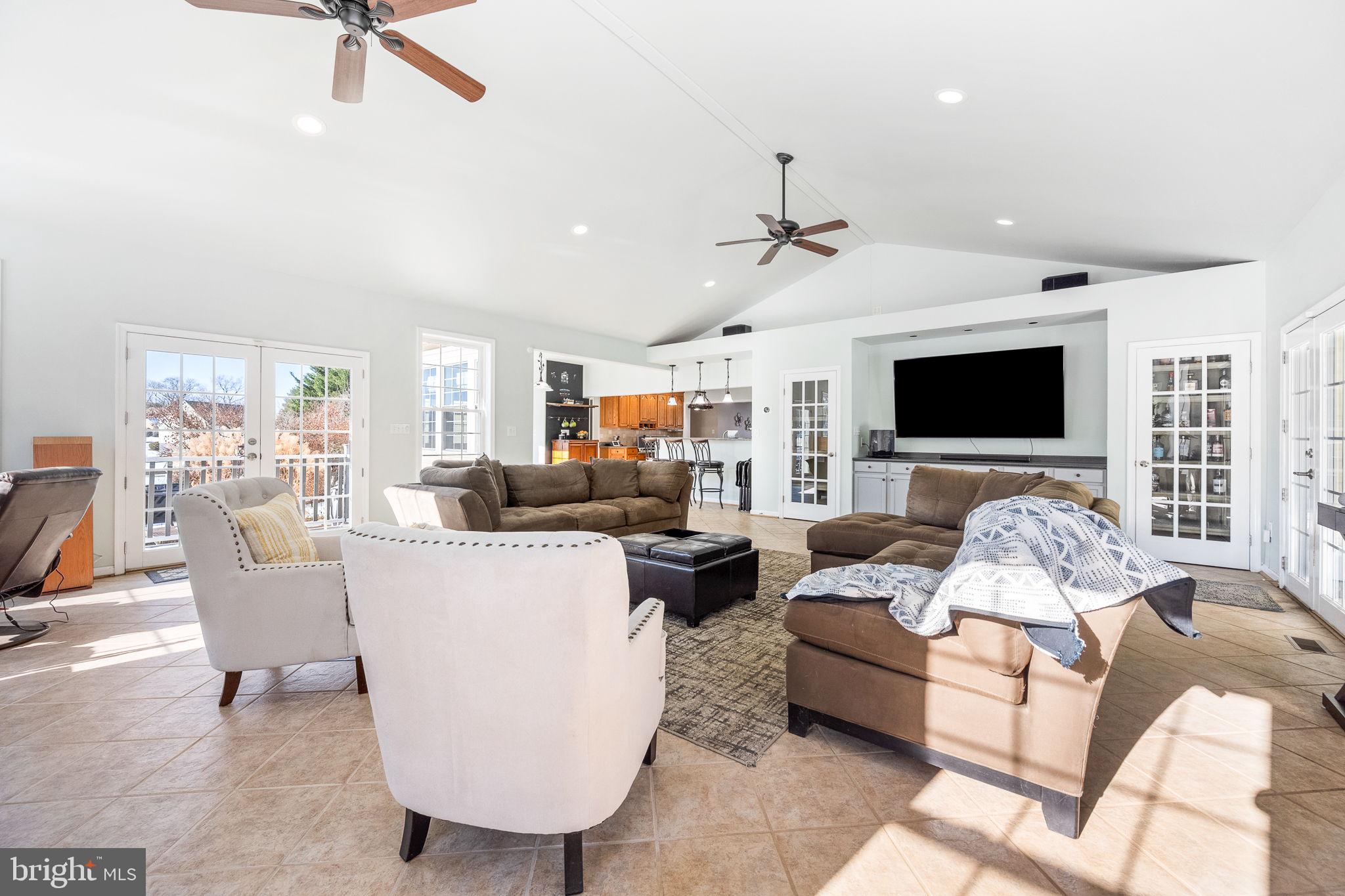 NANSFIELD HUNT - Residential