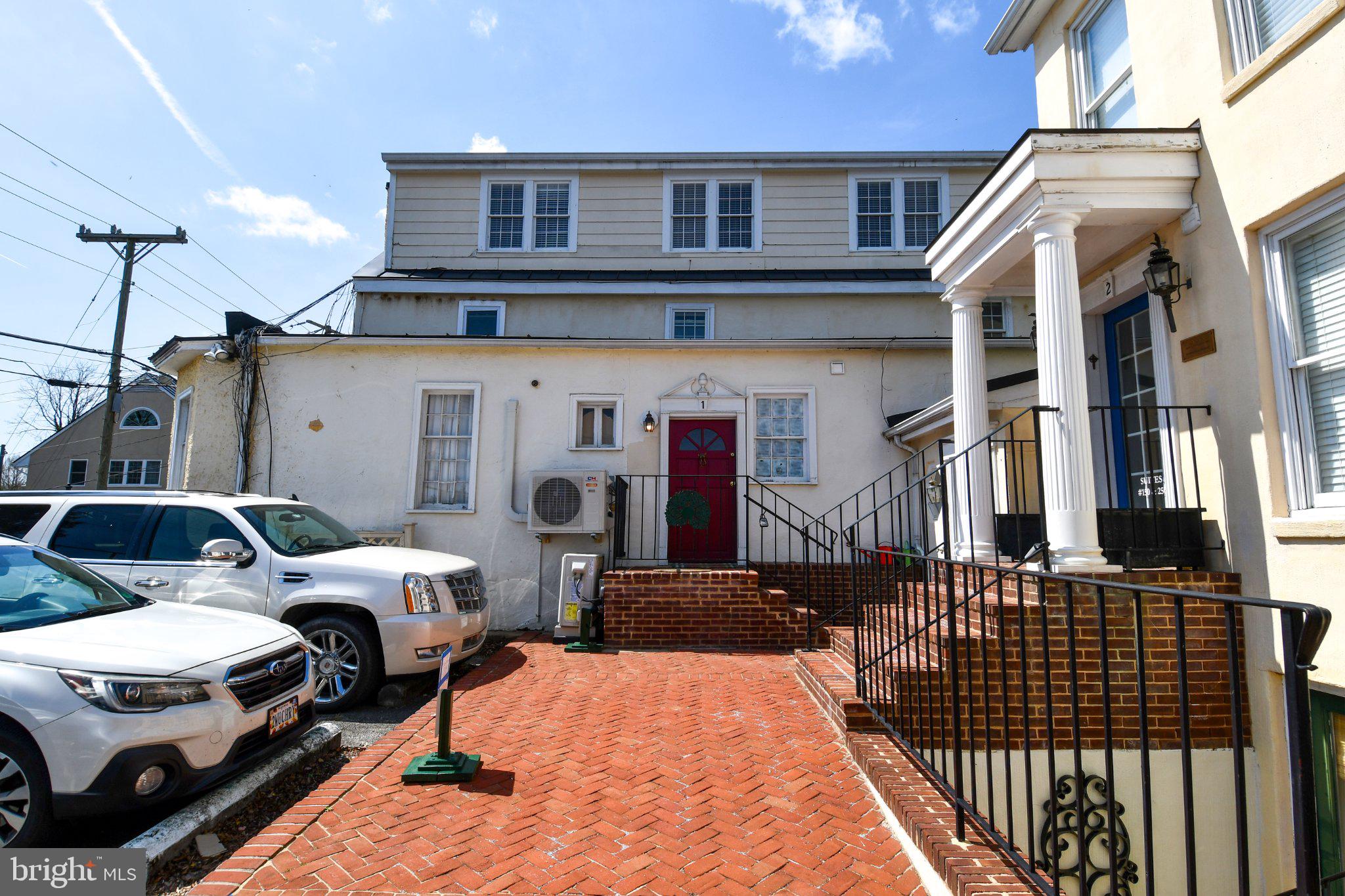 17 S MADISON STREET