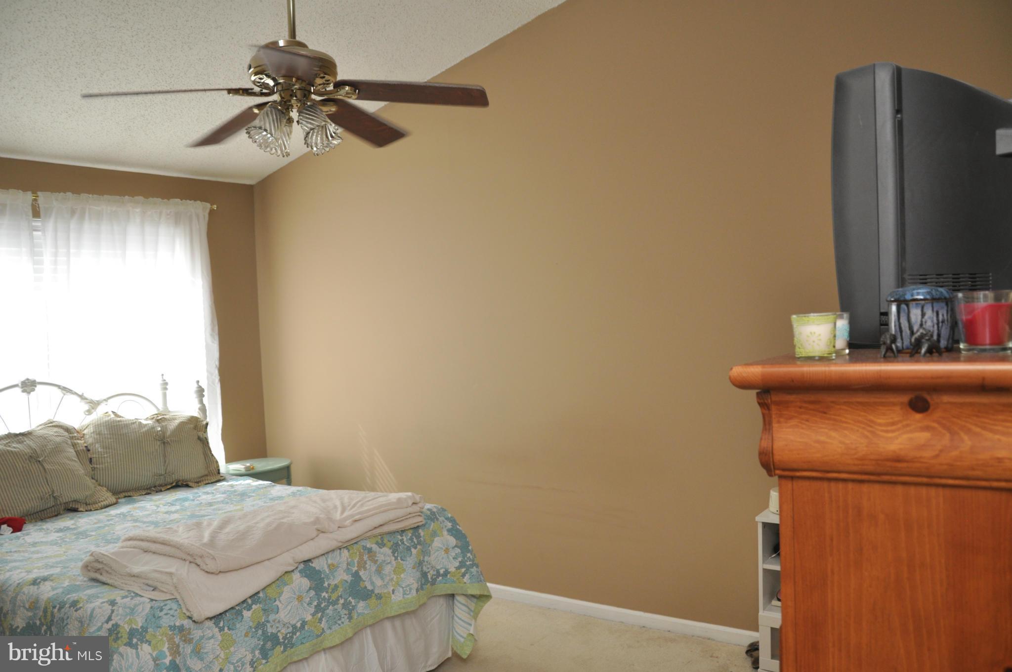 BULL RUN CONDO - Residential