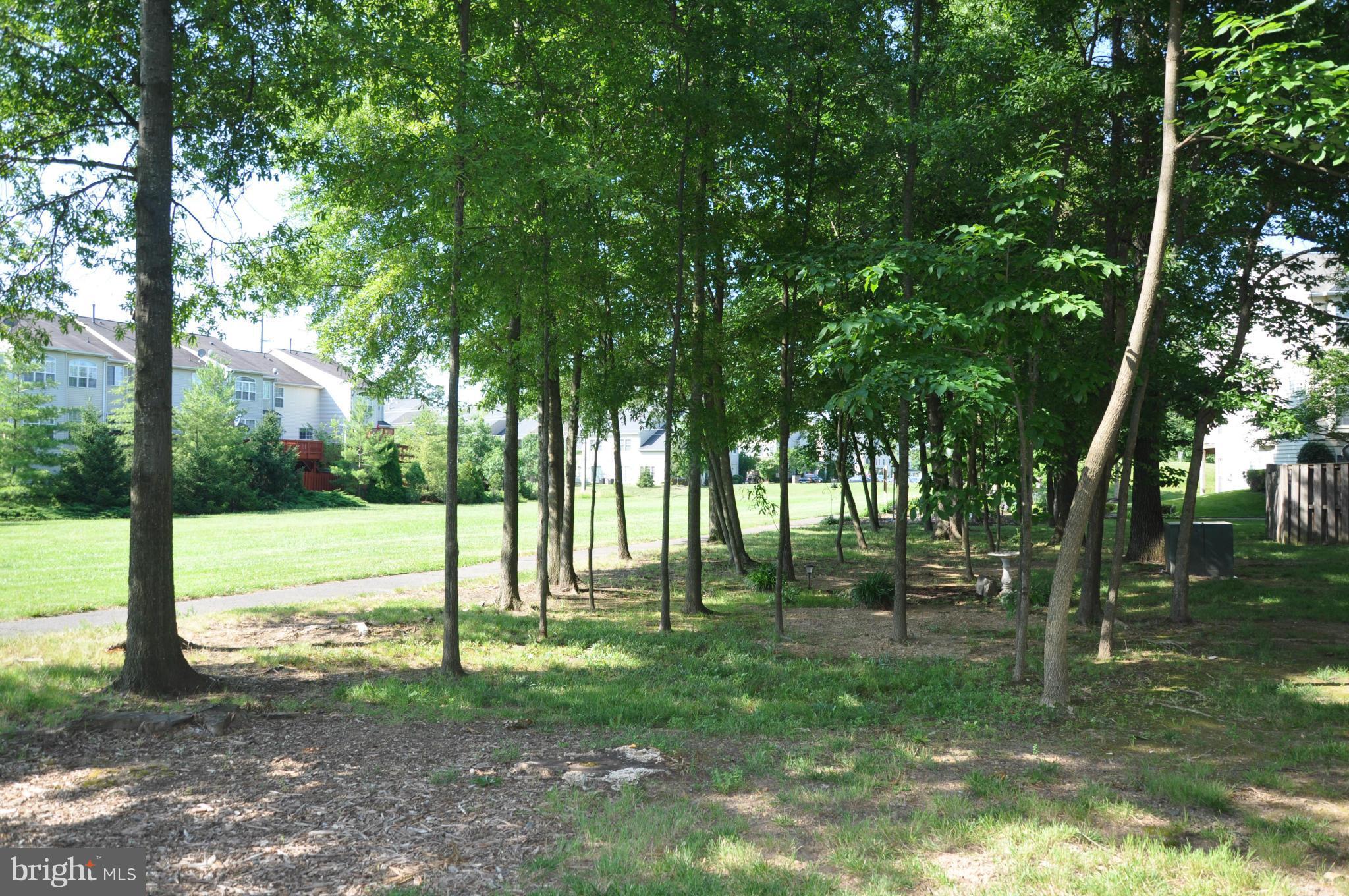 BULL RUN CONDO - Residential