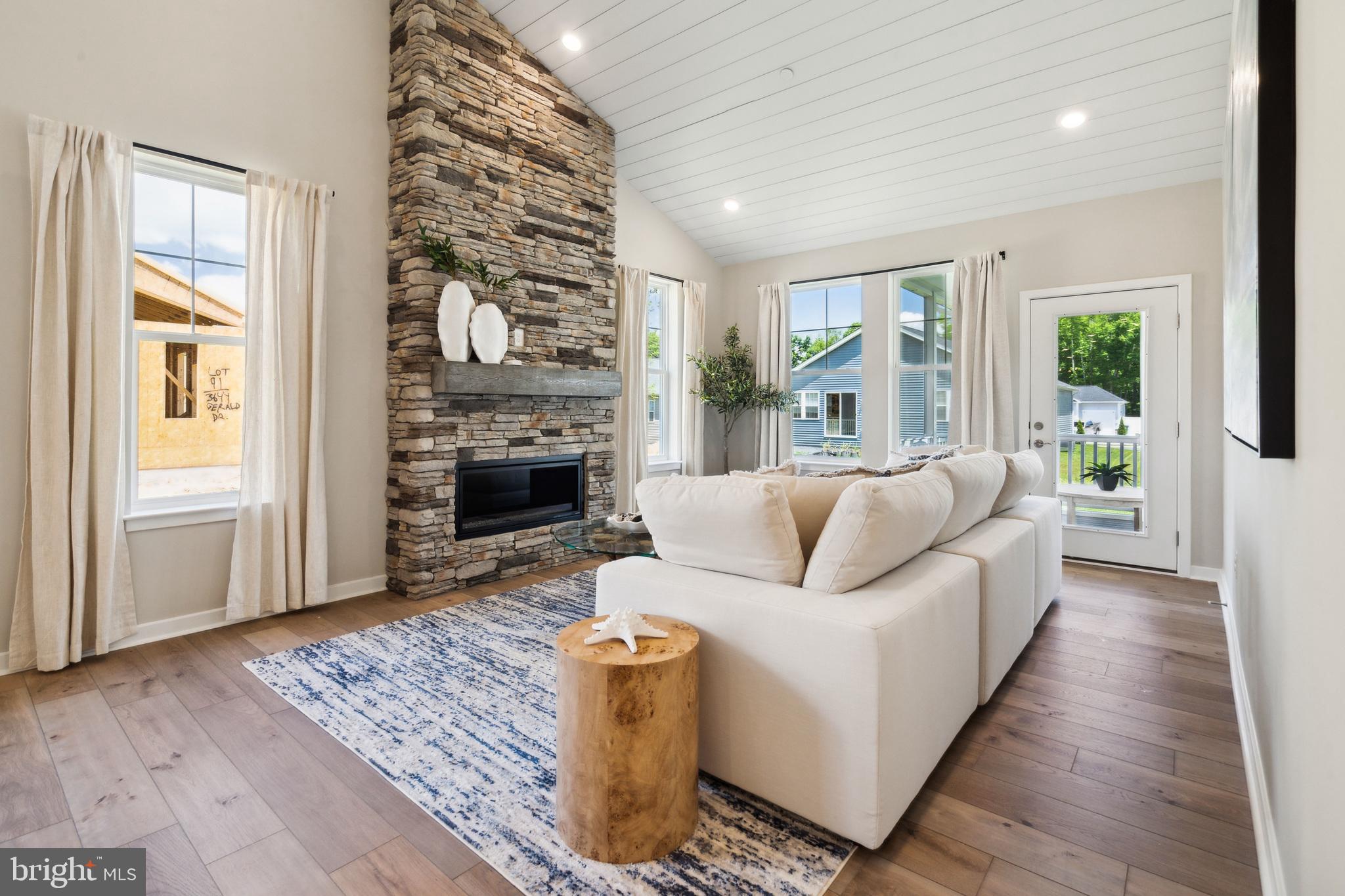 GILBERT MEADOWS - Residential