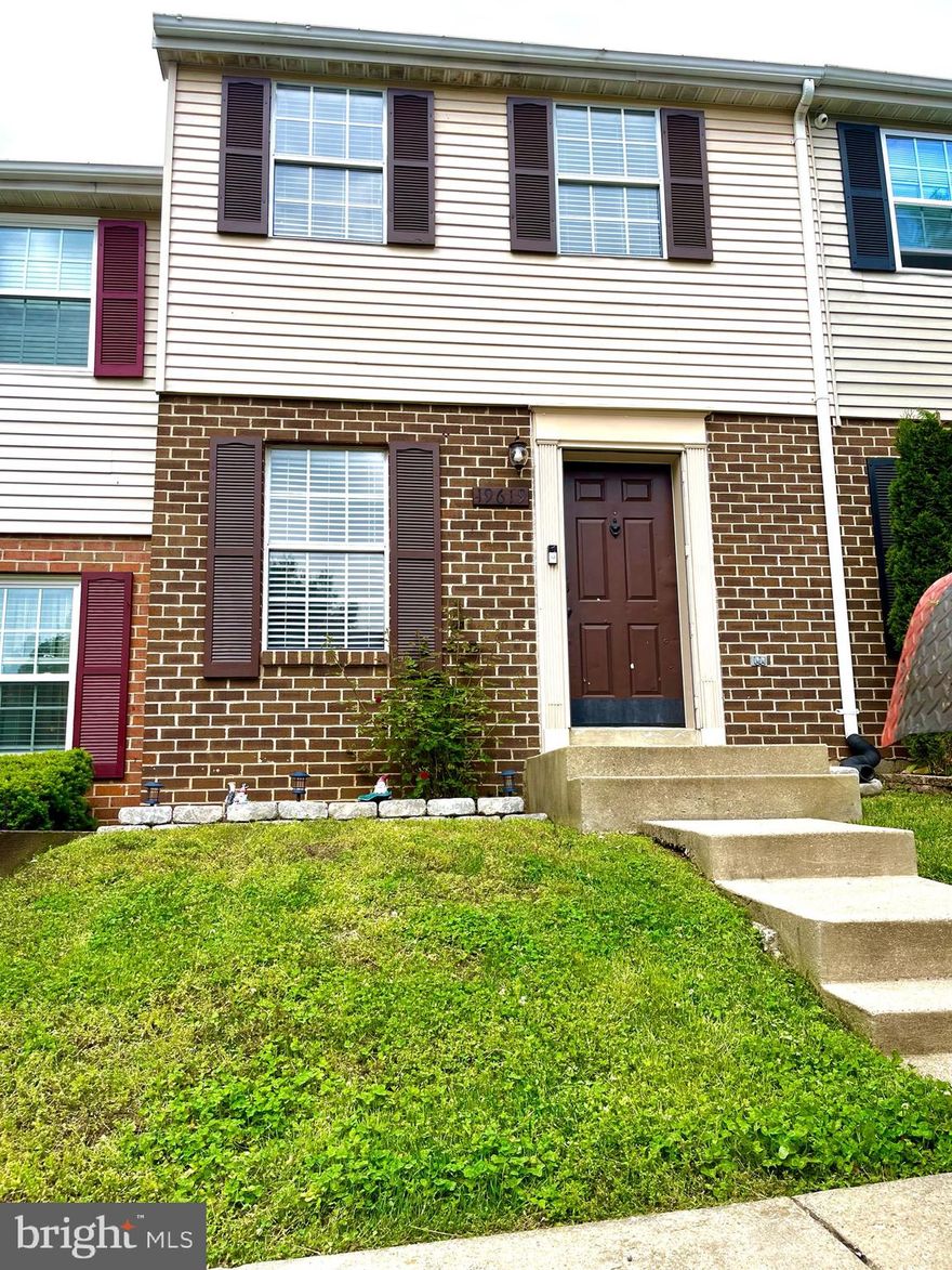 OPEN HOUSE SATURDAY FROM  12:00 PM TO 3:00 PM  PLEASE WEAR THE SHOE COVERS PROVIDED. 
Welcome to this charming Home! Townhouse offers a sunny and open floor plan,  featuring hardwood floors and recess lights on the first level. Large kitchen includes granite countertops, stainless appliances and opens to spacious backyard with deck and storage shed.  Conveniently located near shops, restaurants, parks, I270 and bus line . SOLD AS IS condition but shows well.  Come to see it  before it’s gone!