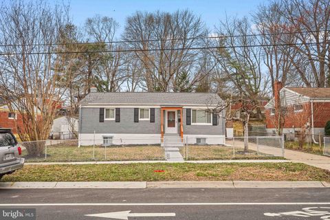 Photo of 4718 Boiling Brook Parkway, ROCKVILLE, MD 20852 (MLS # MDMC2221826)