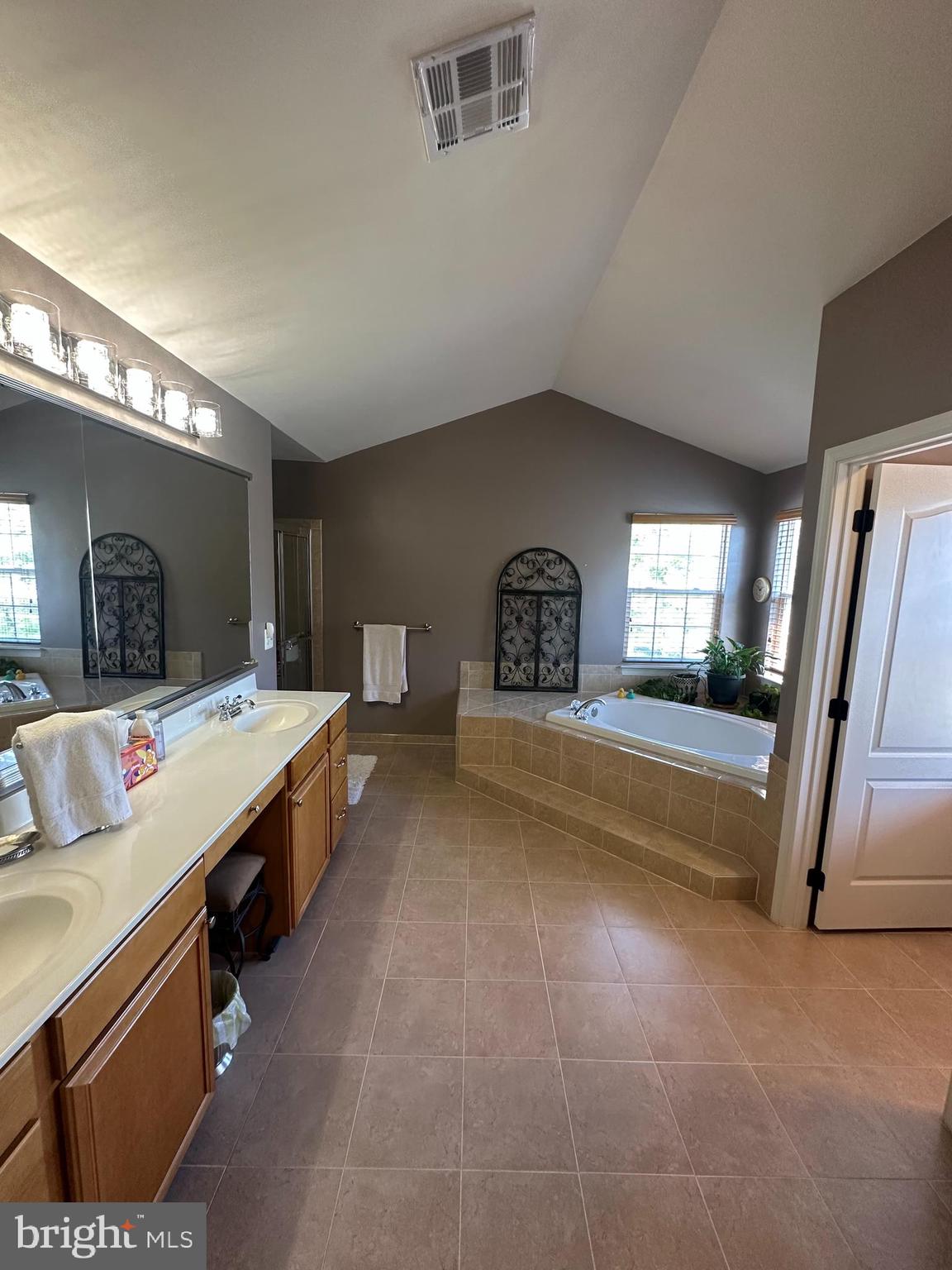 BELMONT LAND BAY - Residential