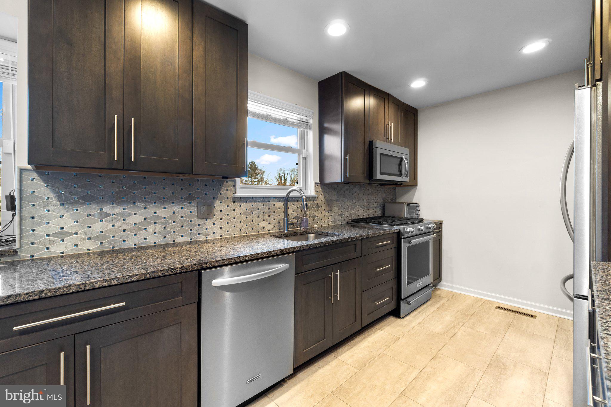 TWELVE TREES - Residential